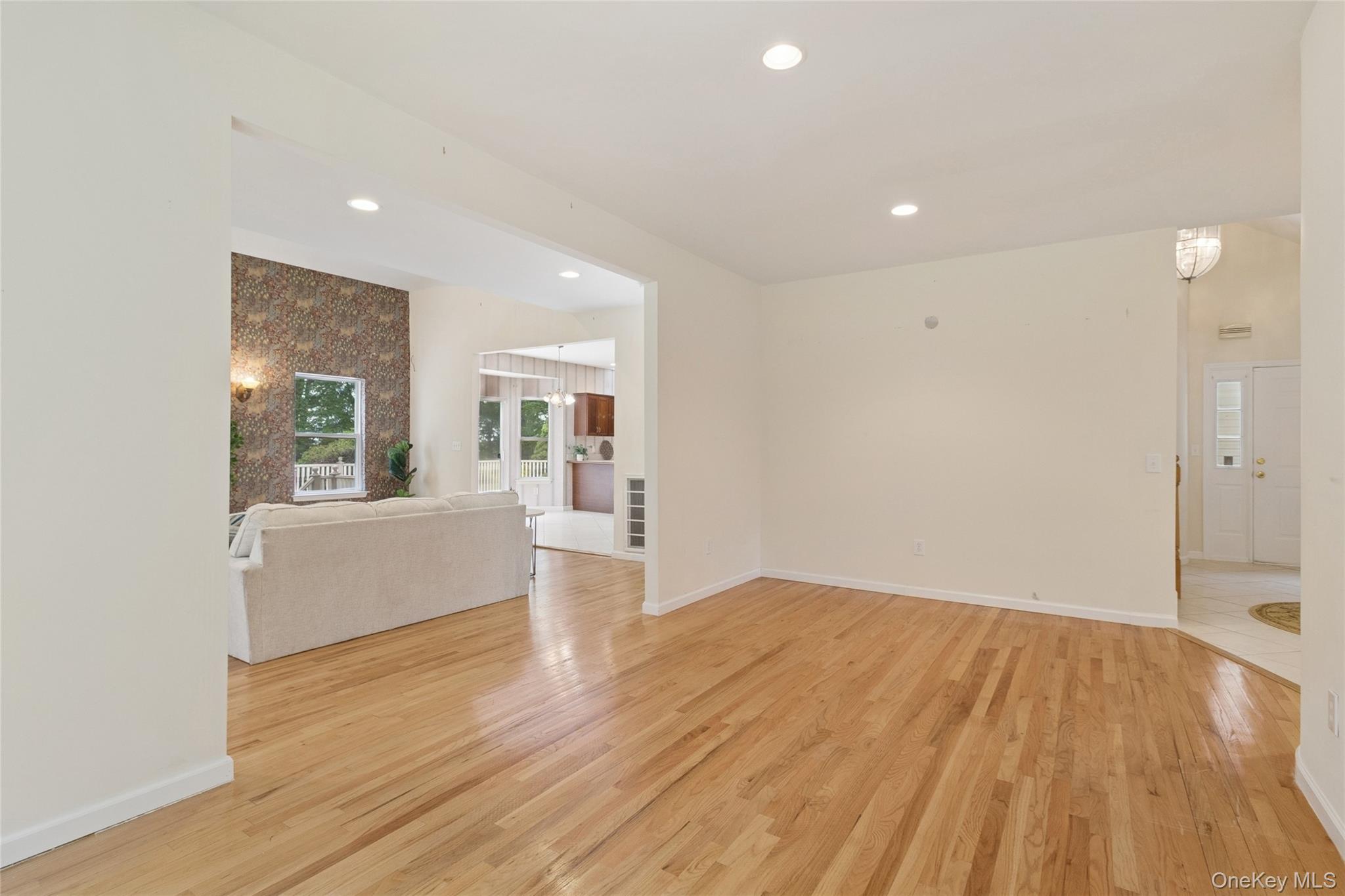 3 Heidi Lane, Mount Sinai, NY 11766