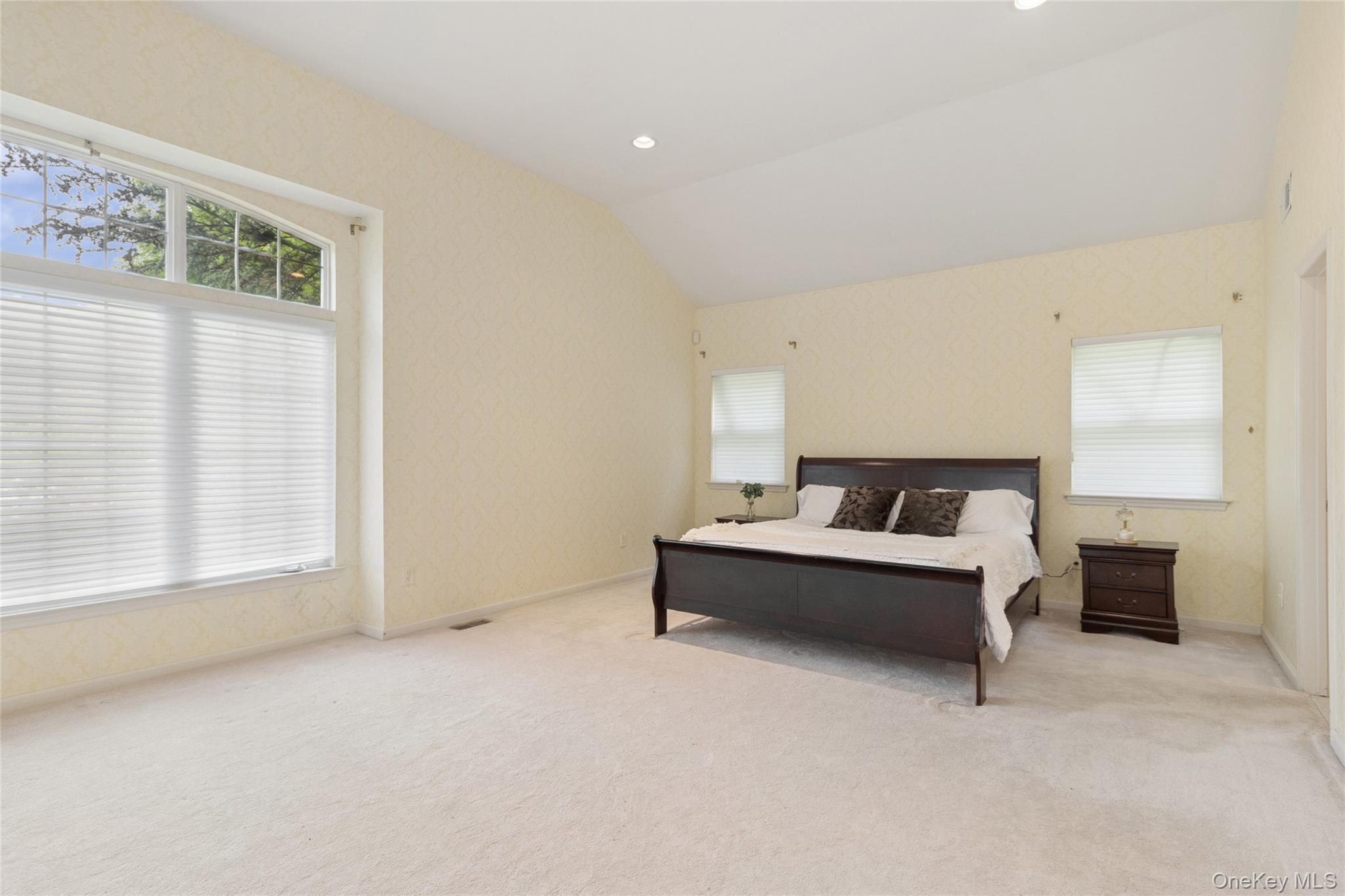 3 Heidi Lane, Mount Sinai, NY 11766