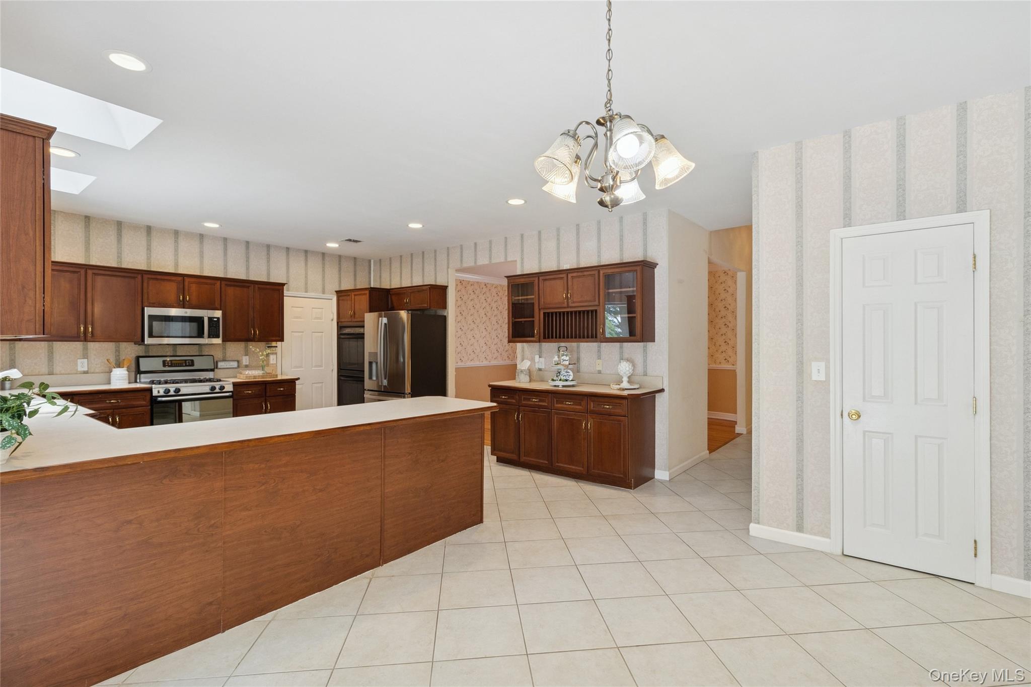 3 Heidi Lane, Mount Sinai, NY 11766