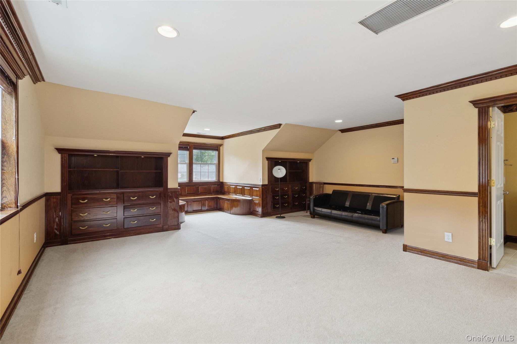 3 Heidi Lane, Mount Sinai, NY 11766