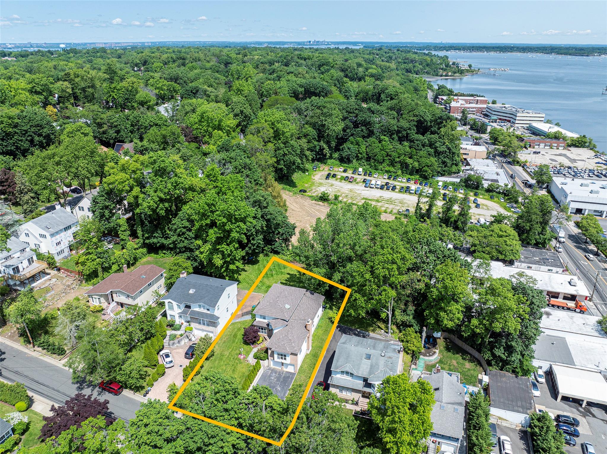 53 Vista Hill Road, Great Neck, NY 11021