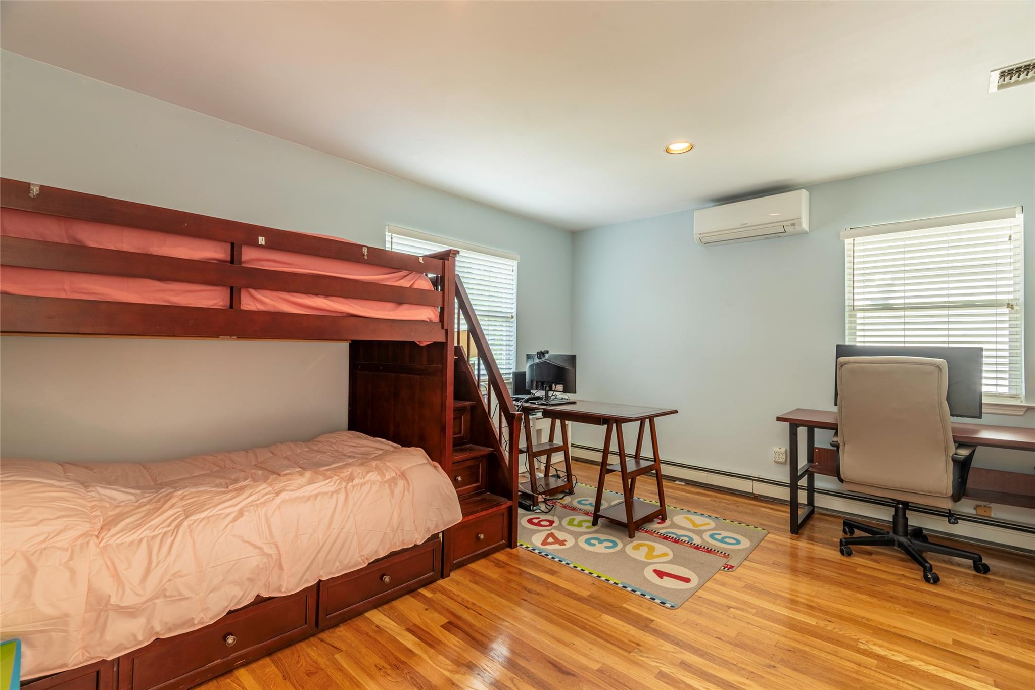 53 Vista Hill Road, Great Neck, NY 11021