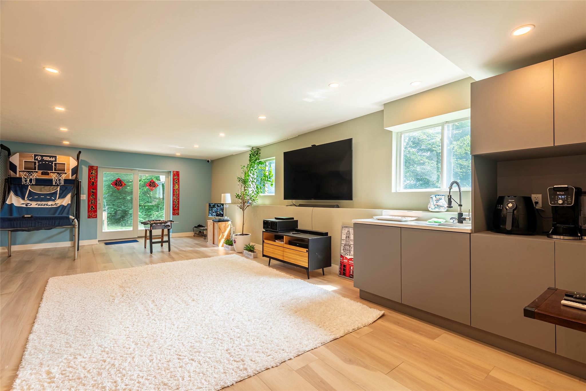 53 Vista Hill Road, Great Neck, NY 11021