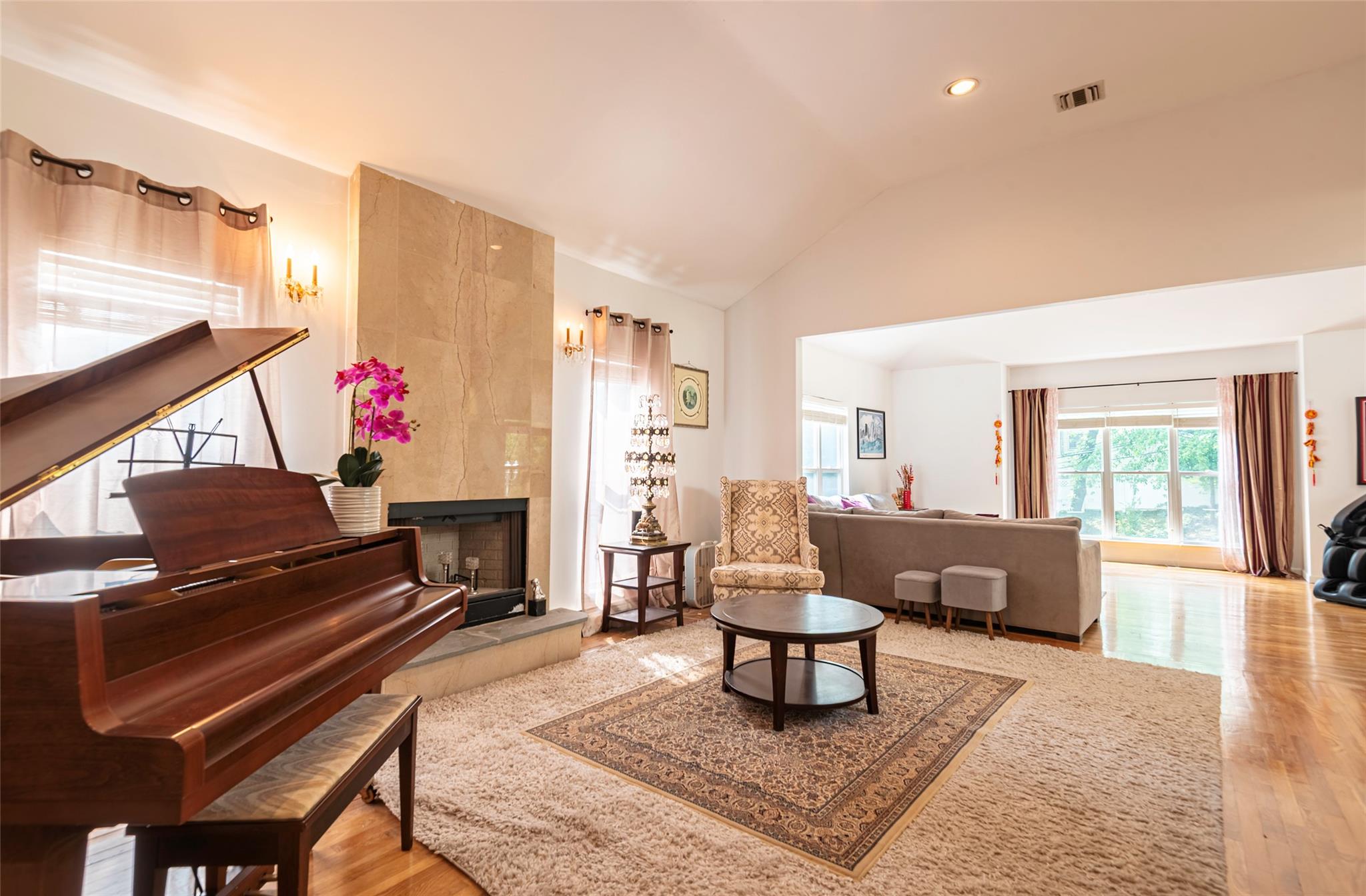 53 Vista Hill Road, Great Neck, NY 11021