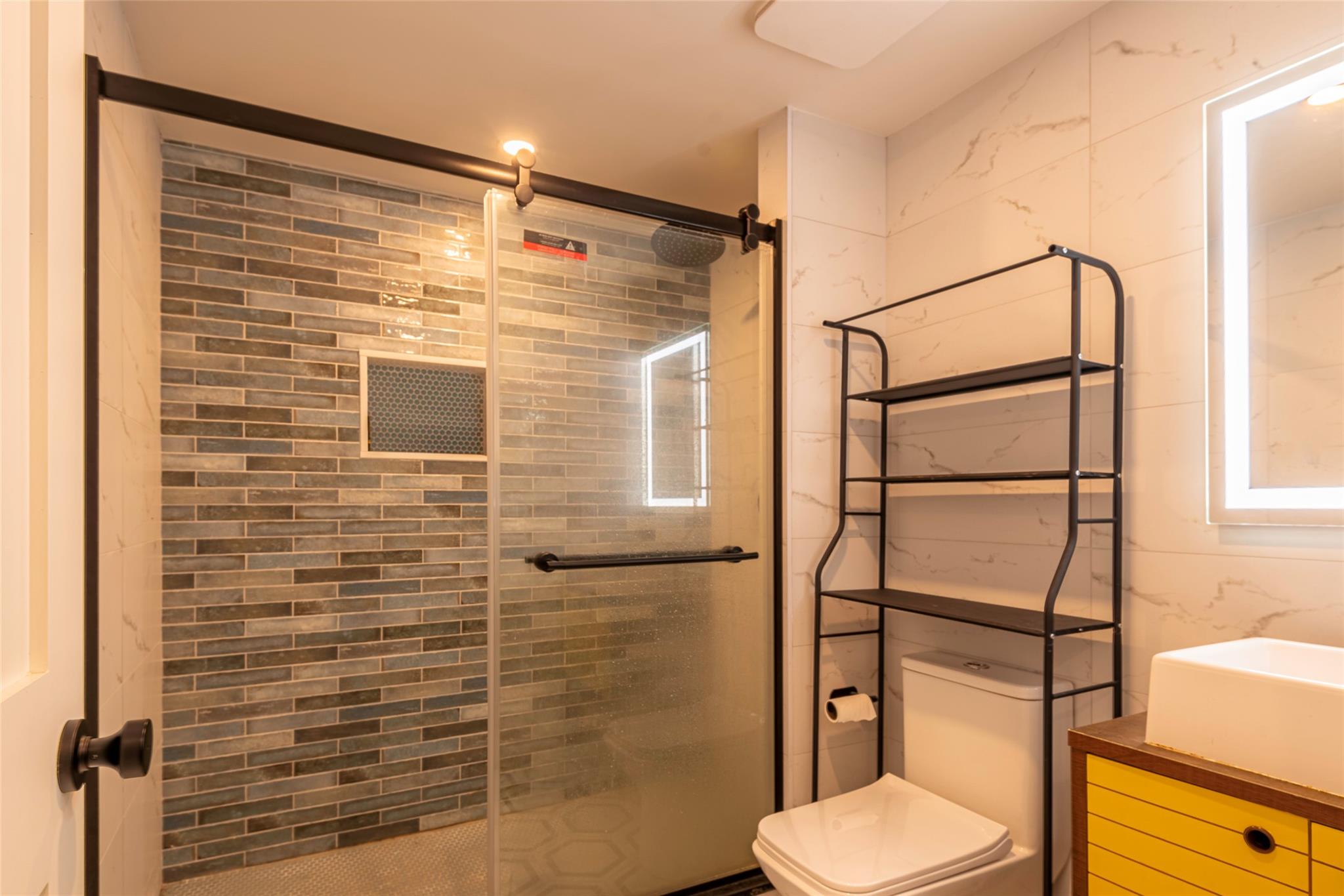 53 Vista Hill Road, Great Neck, NY 11021