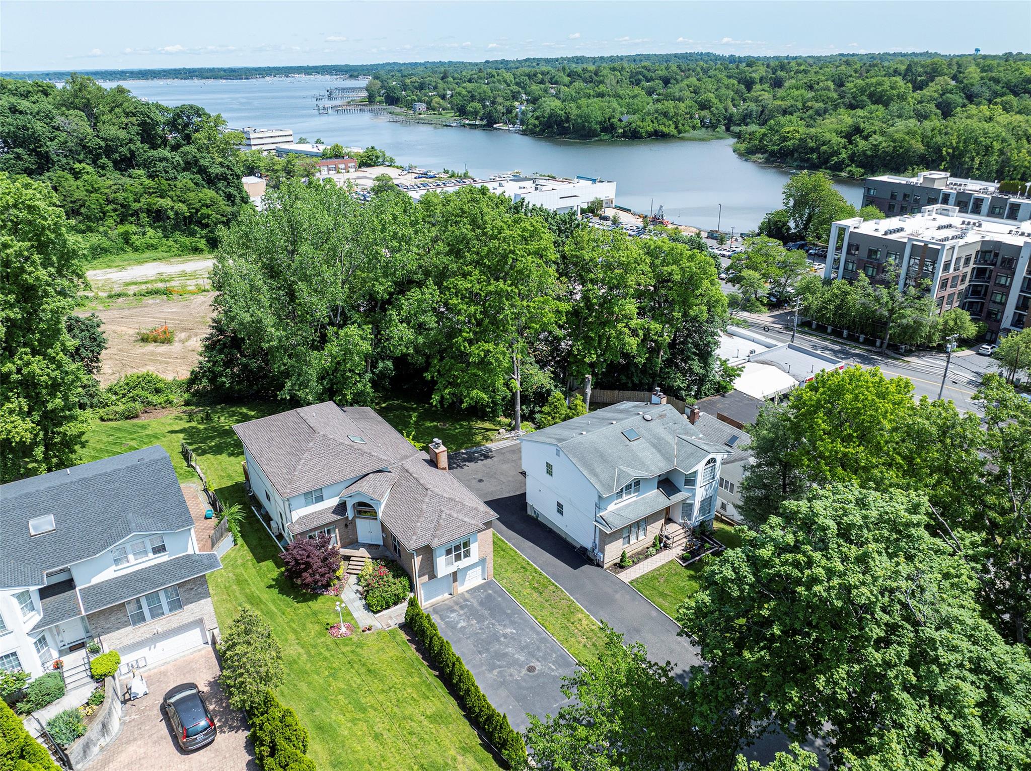 53 Vista Hill Road, Great Neck, NY 11021