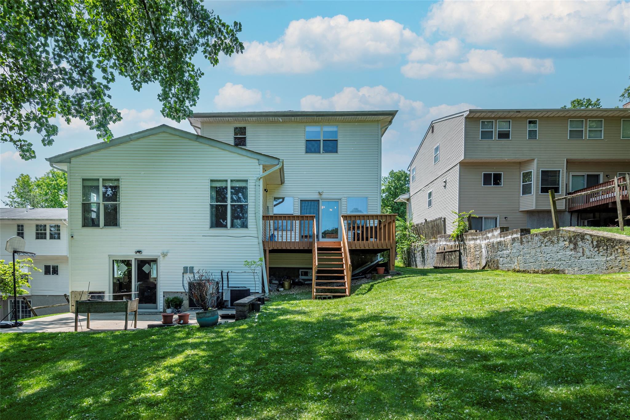 53 Vista Hill Road, Great Neck, NY 11021