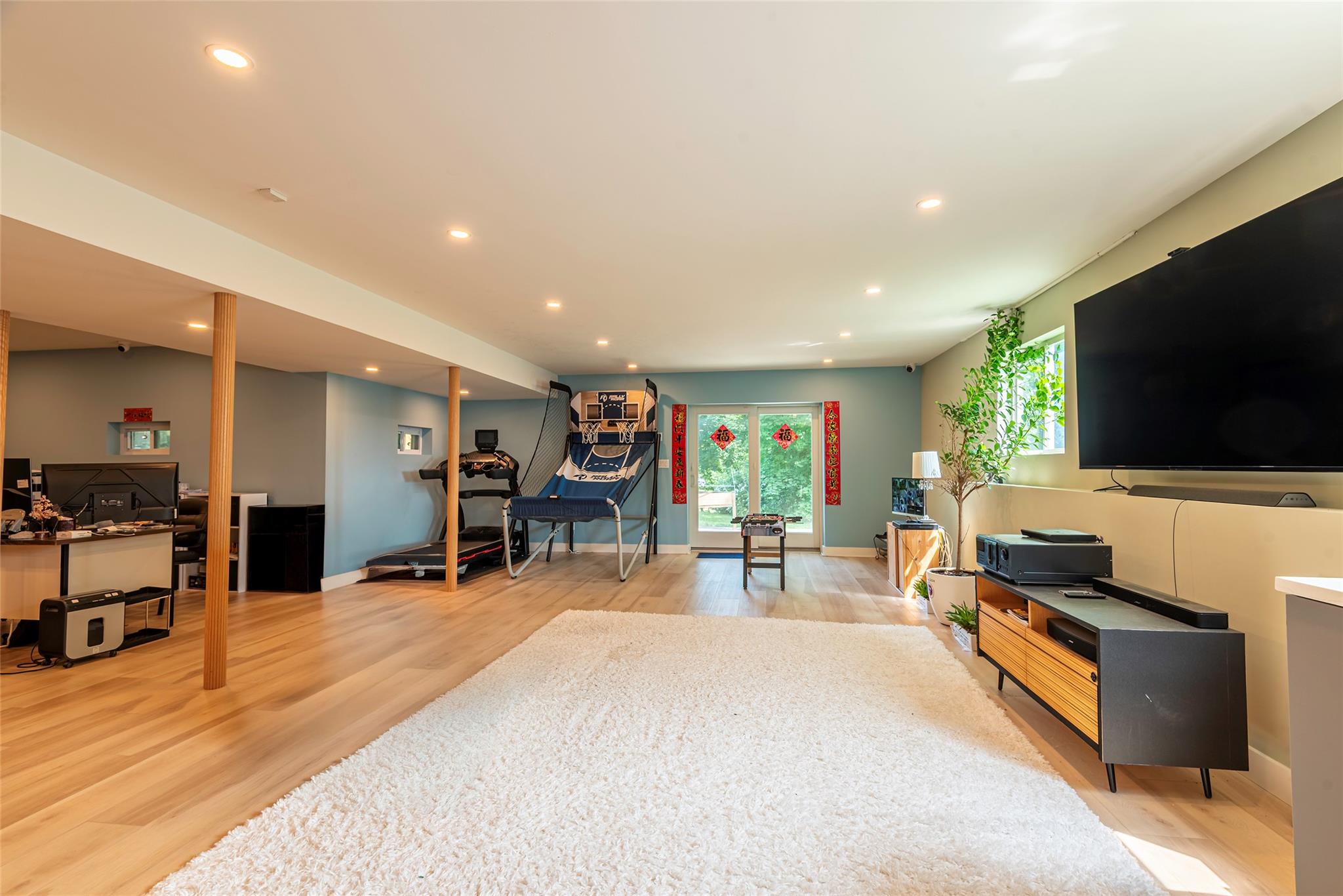 53 Vista Hill Road, Great Neck, NY 11021