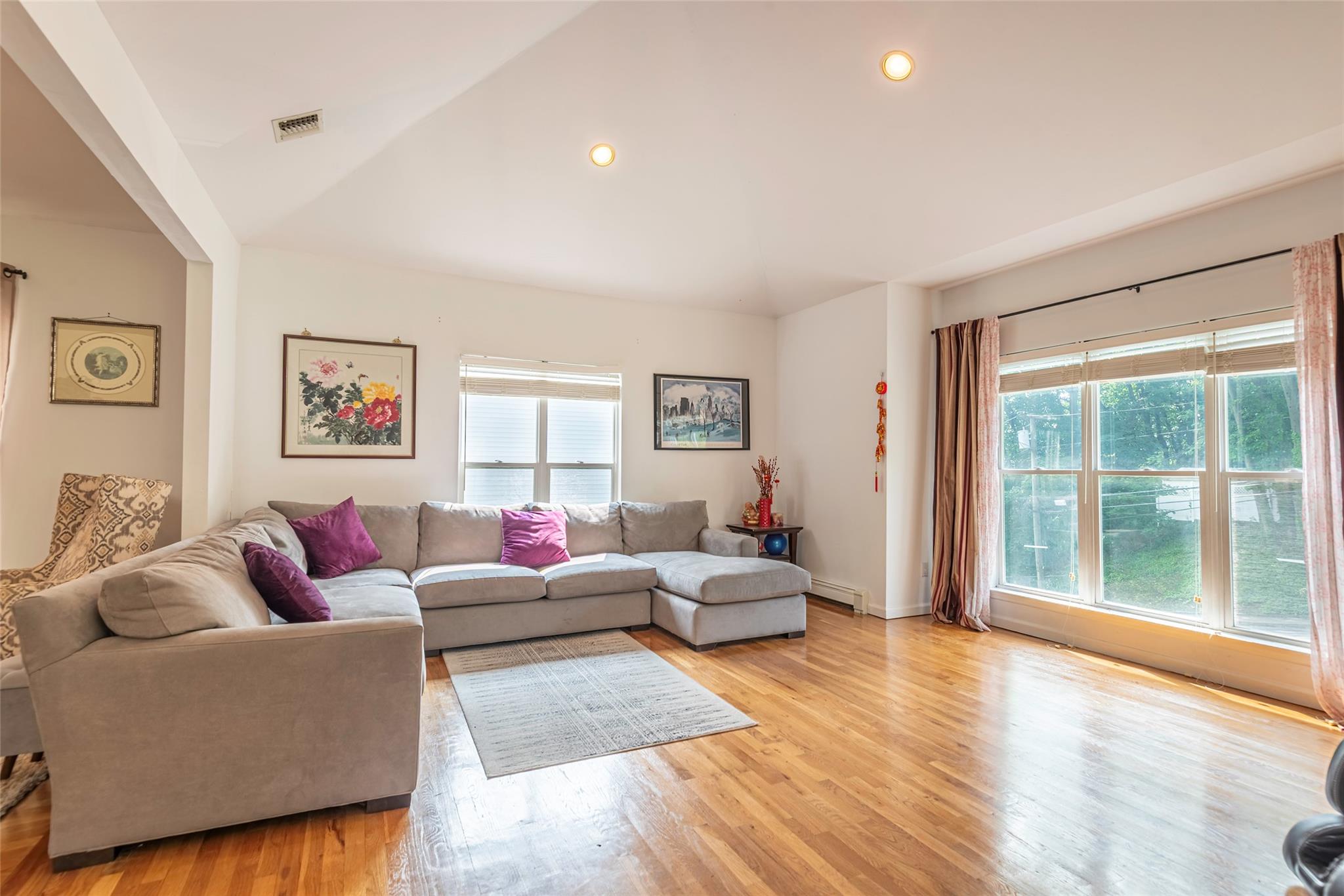 53 Vista Hill Road, Great Neck, NY 11021