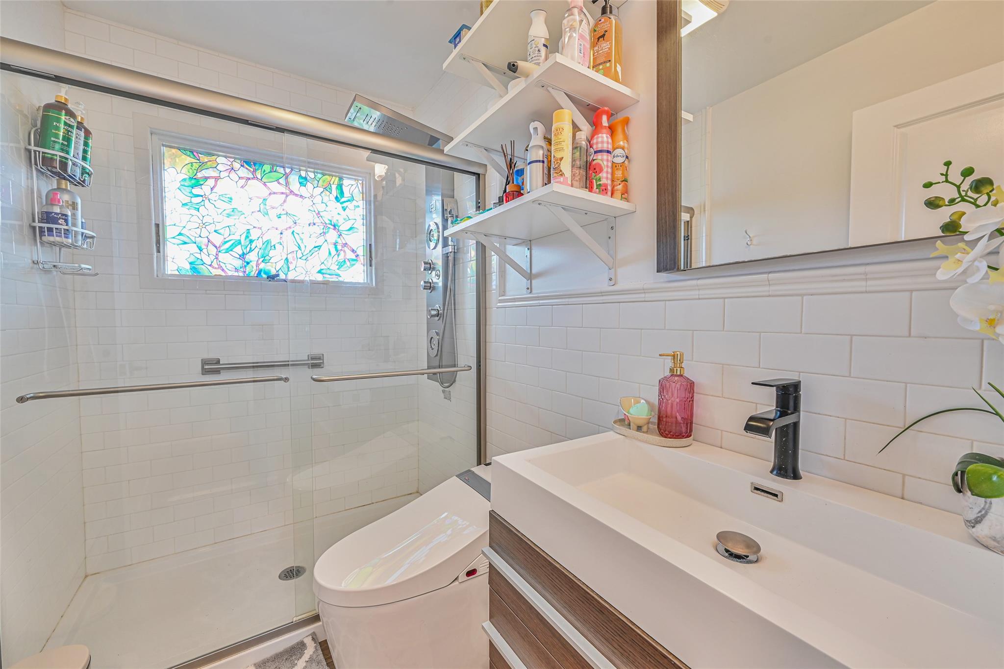 86 S Cabot Lane, Westbury, NY 11590