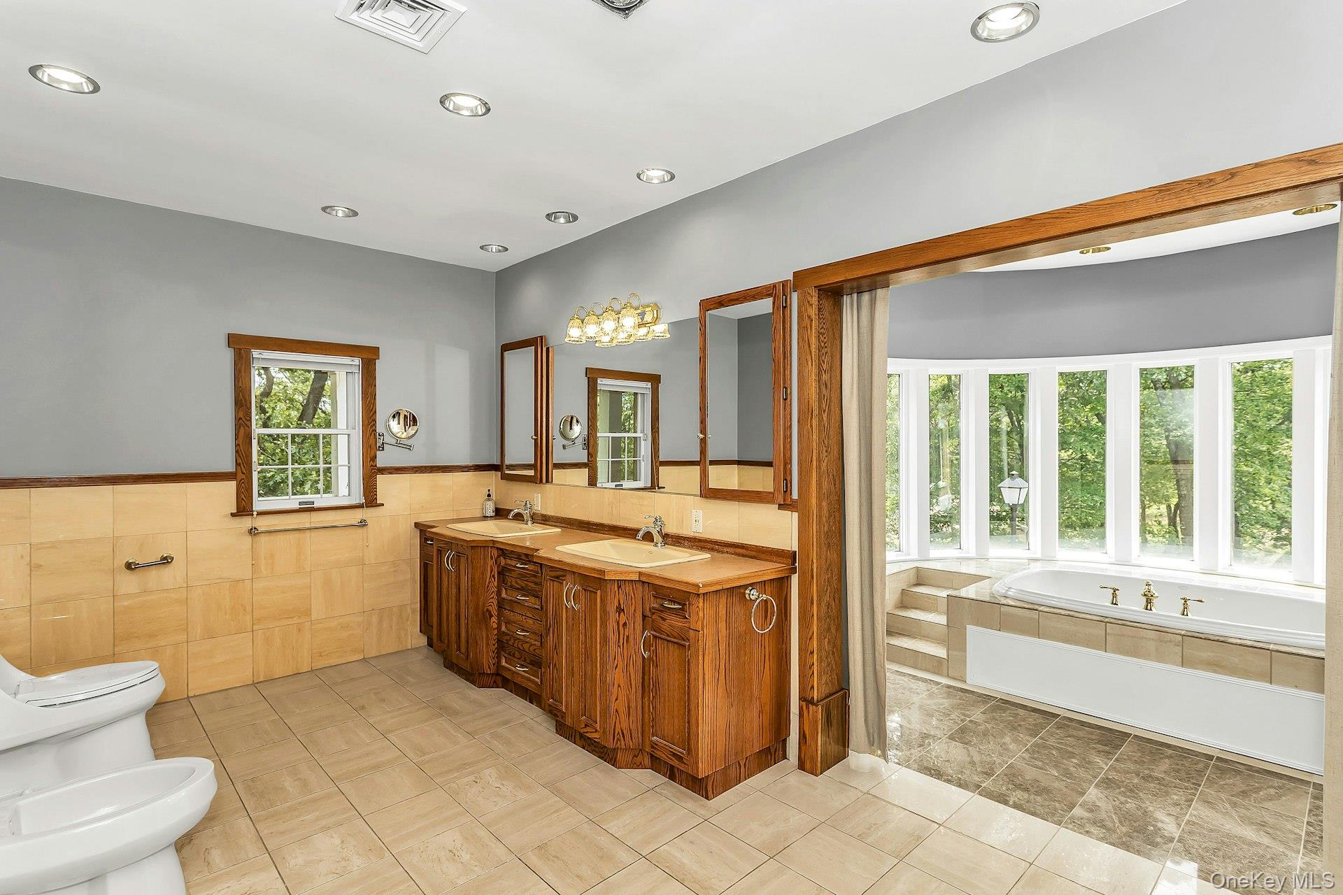 12 Orient Avenue, Northport, NY 11768