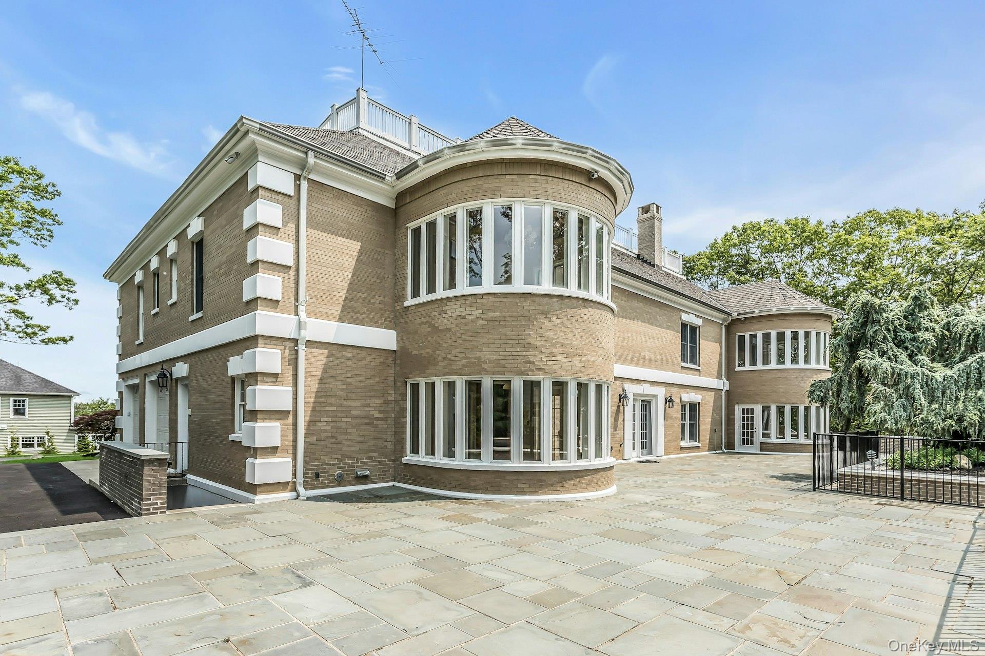 12 Orient Avenue, Northport, NY 11768