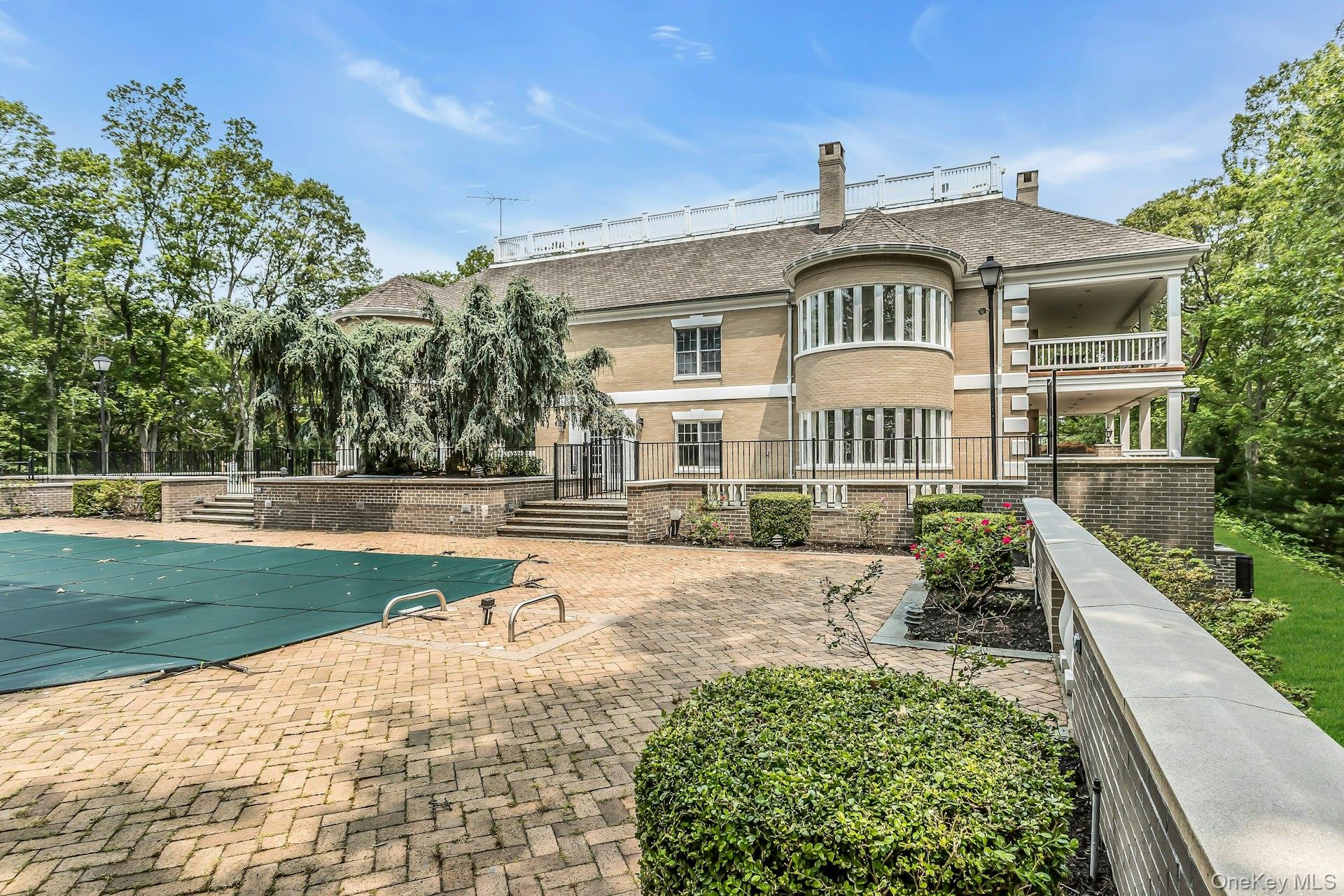 12 Orient Avenue, Northport, NY 11768