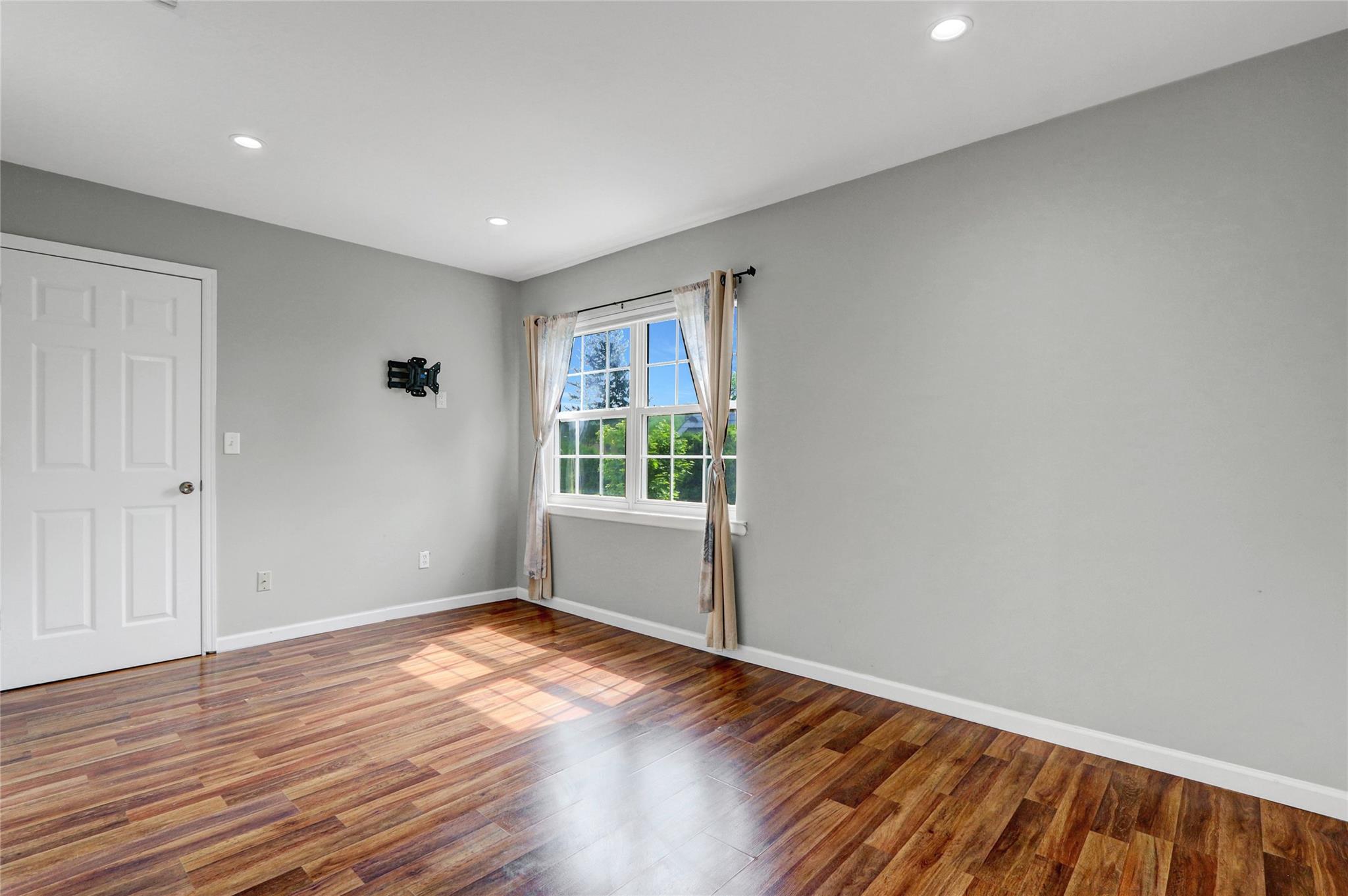 2441 New York Avenue, Melville, NY 11747