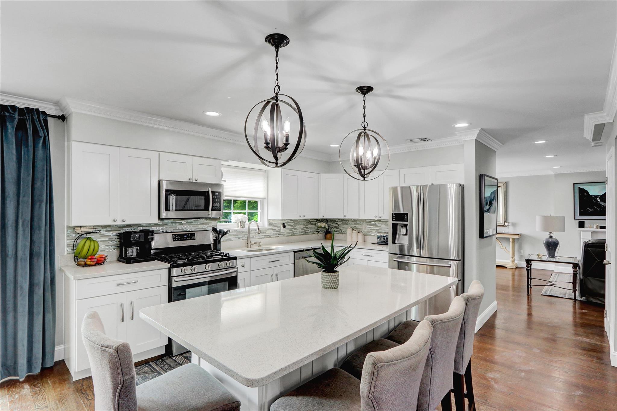 2441 New York Avenue, Melville, NY 11747