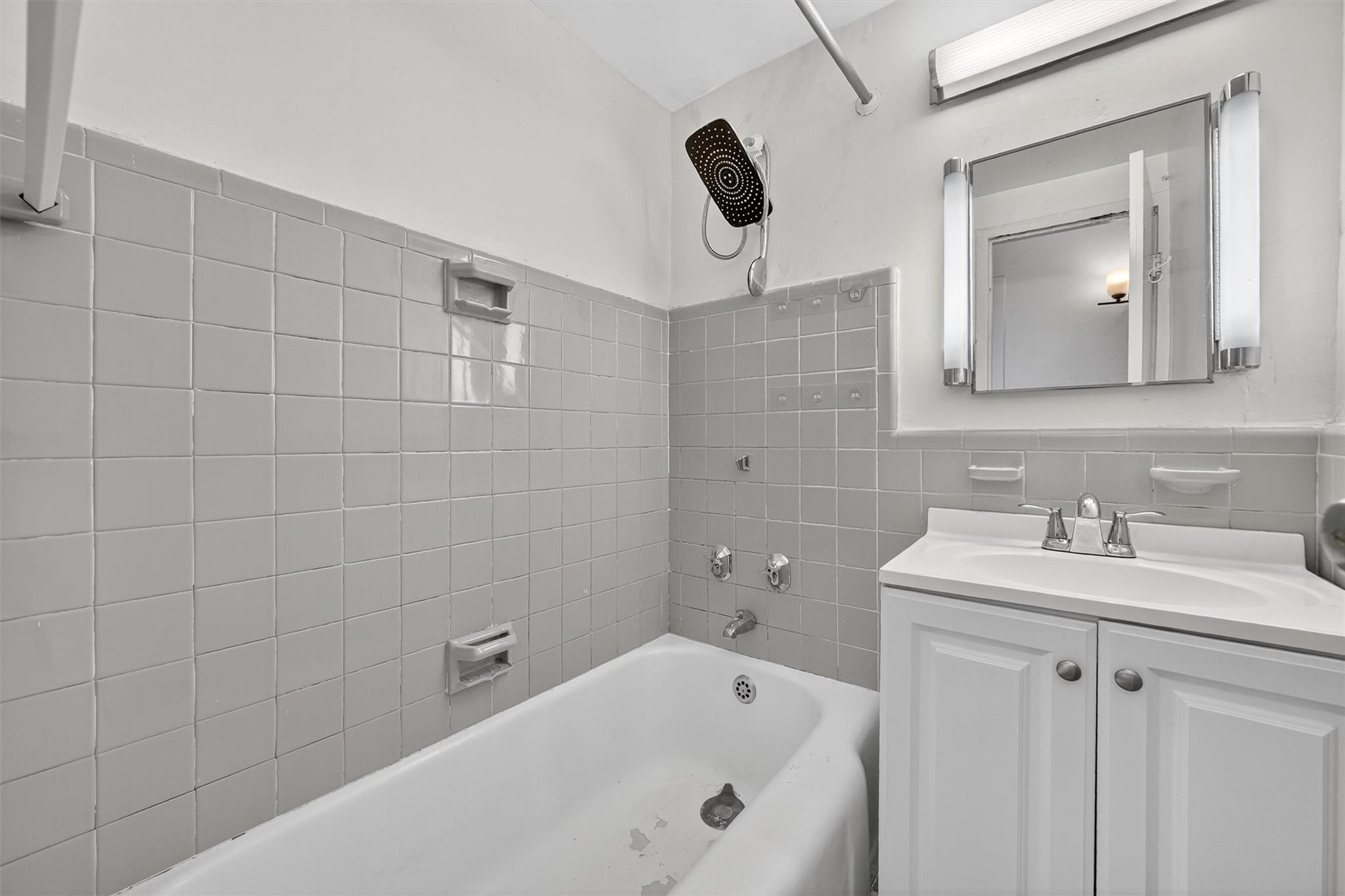 6 Fordham Hill Oval # 14B, Bronx, NY 10468