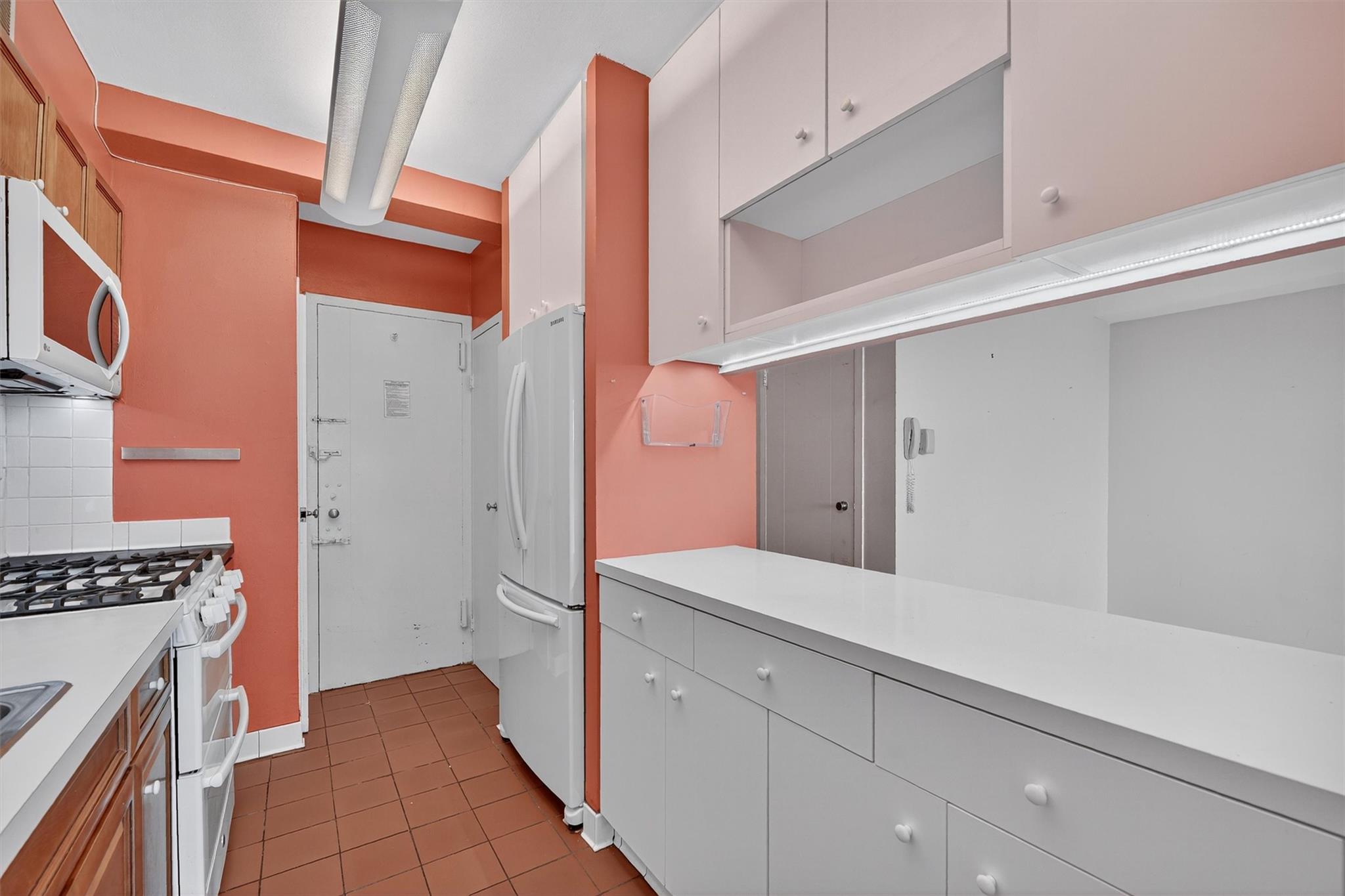 6 Fordham Hill Oval # 14B, Bronx, NY 10468