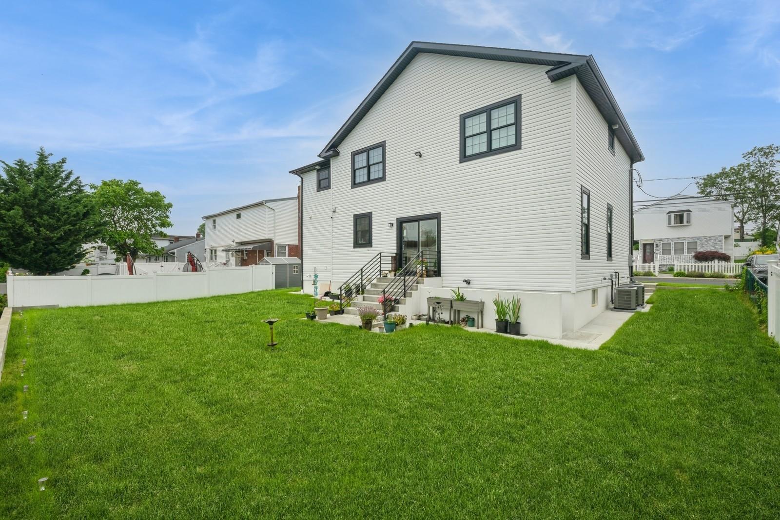 215 Marguerite Ave, South Floral Park, NY 11001