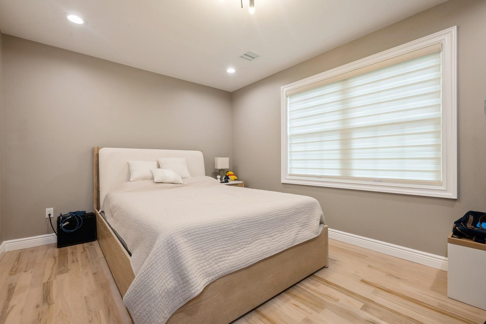 215 Marguerite Ave, South Floral Park, NY 11001