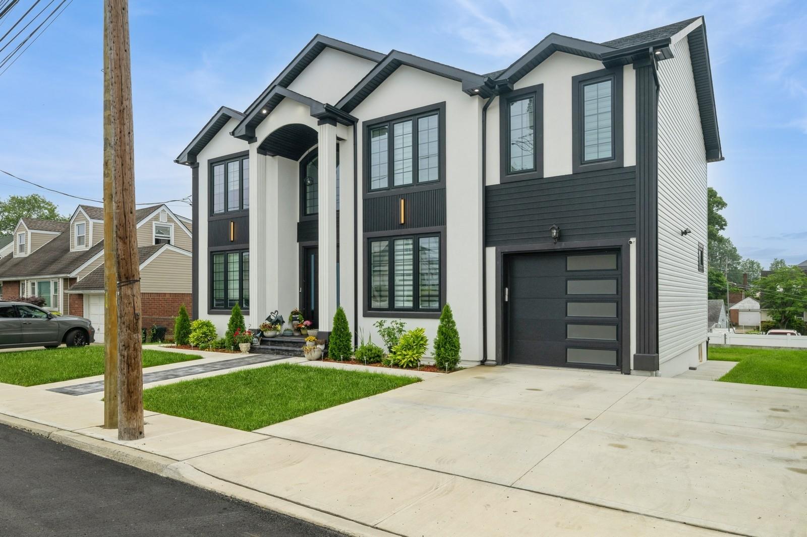 215 Marguerite Ave, South Floral Park, NY 11001