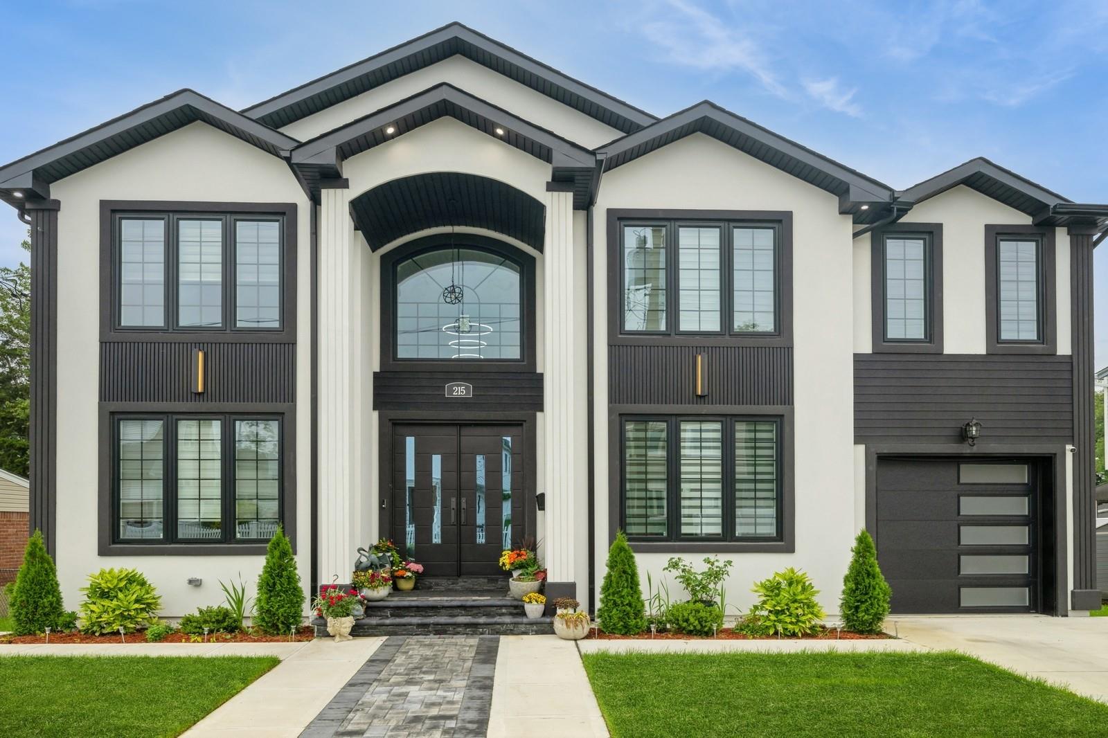 215 Marguerite Ave, South Floral Park, NY 11001