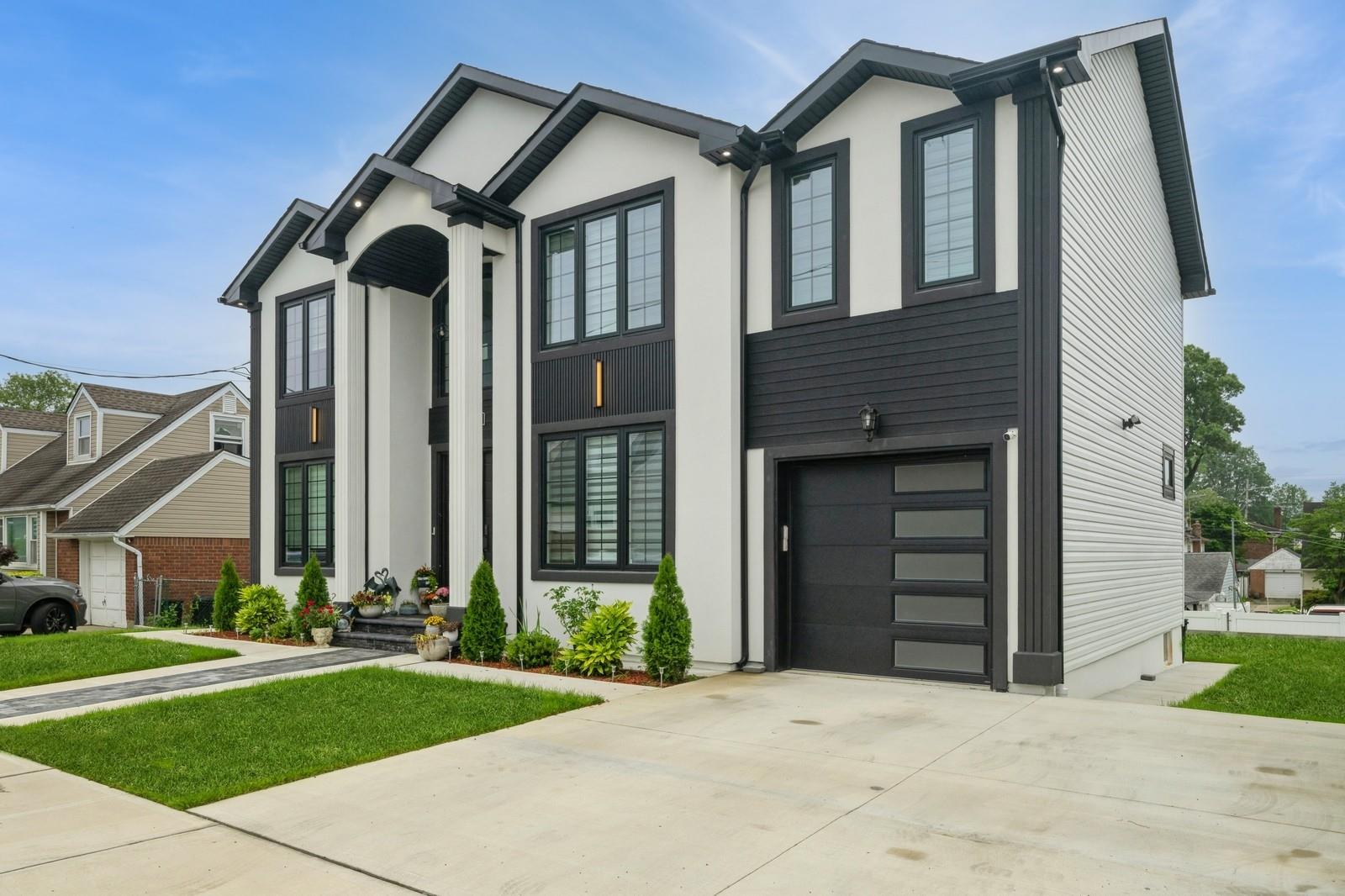 215 Marguerite Ave, South Floral Park, NY 11001