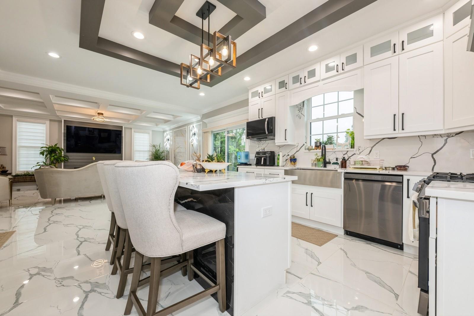 215 Marguerite Ave, South Floral Park, NY 11001