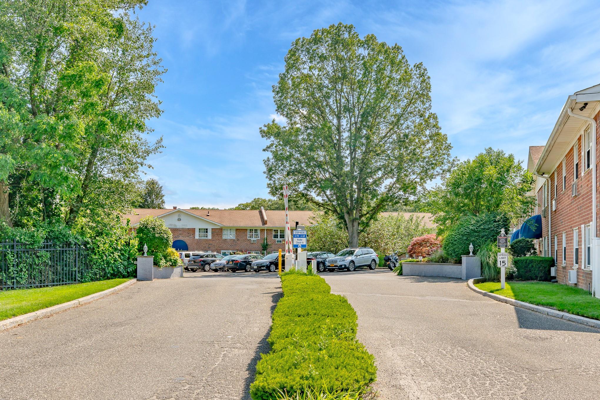 460 Old Town Road # 26P, Port Jefferson Station, NY 11776