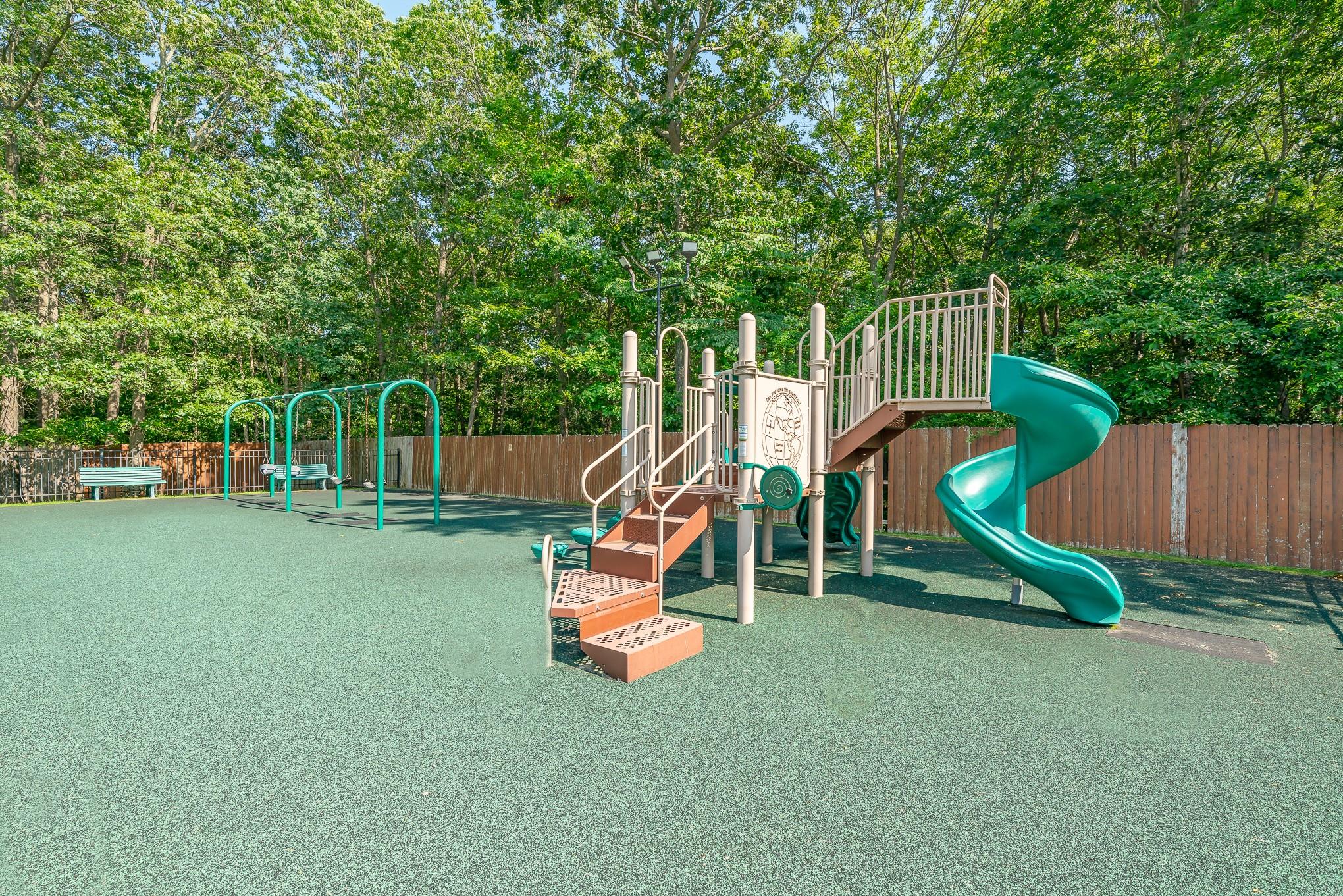 460 Old Town Road # 26P, Port Jefferson Station, NY 11776