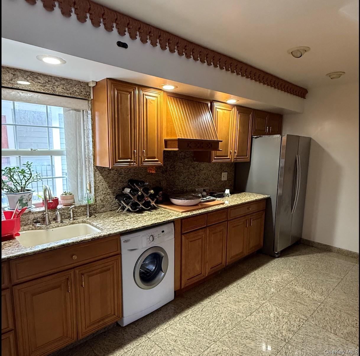 146-28 BAYSIDE Avenue, Flushing, NY 11354