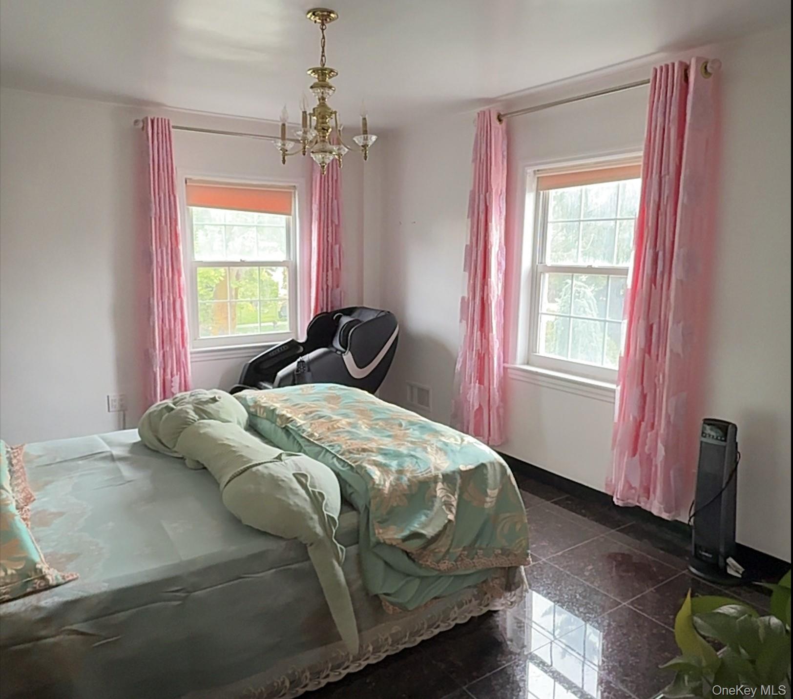 146-28 BAYSIDE Avenue, Flushing, NY 11354