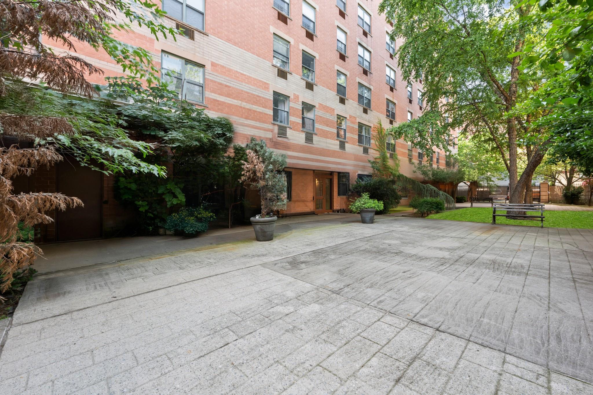 2235 Frederick Douglass Boulevard # 7B, New York (Manhattan), NY 10027