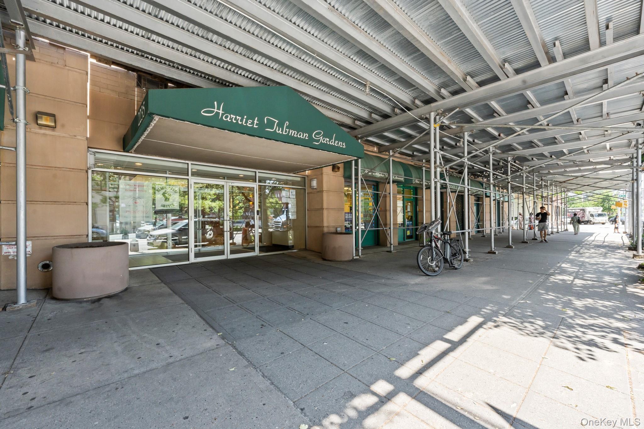 2235 Frederick Douglass Boulevard # 7B, New York (Manhattan), NY 10027