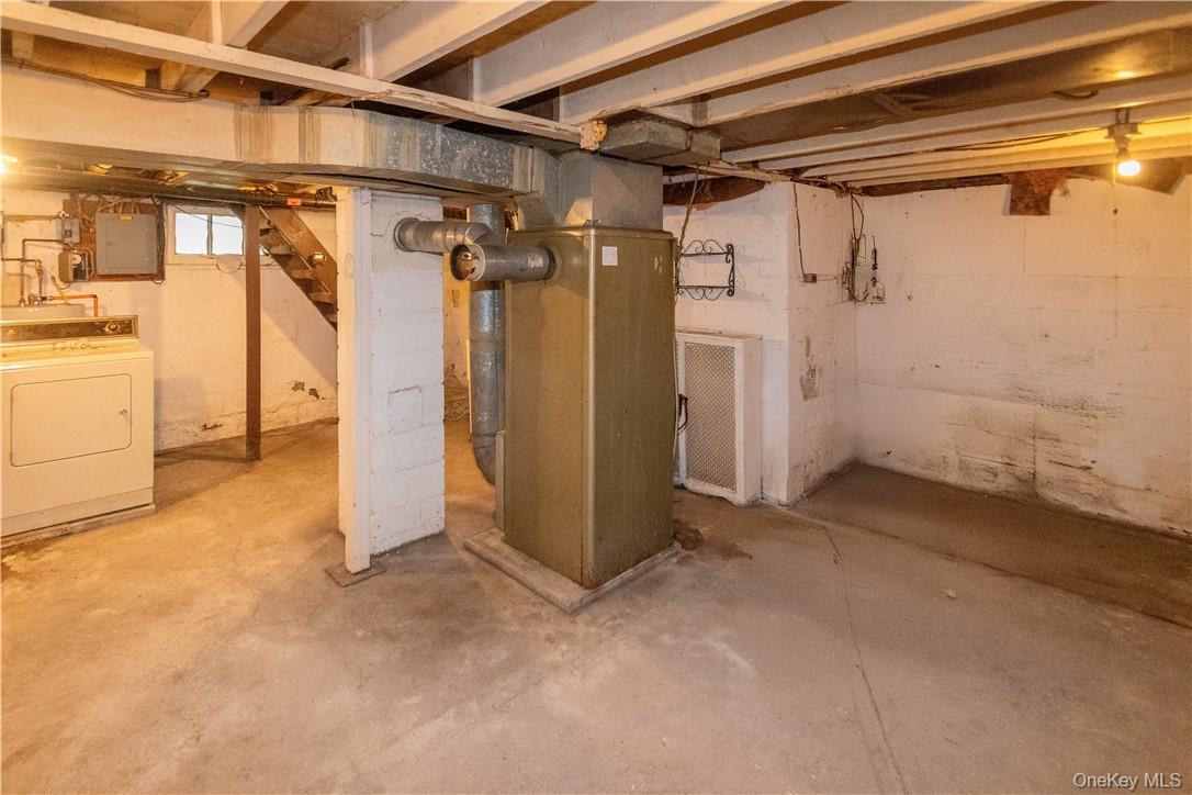 9 Oakland Avenue, Walden, NY 12586