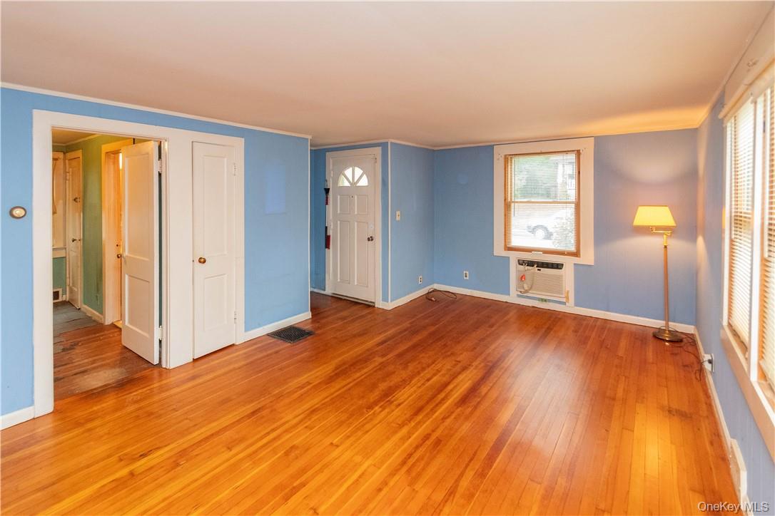 9 Oakland Avenue, Walden, NY 12586