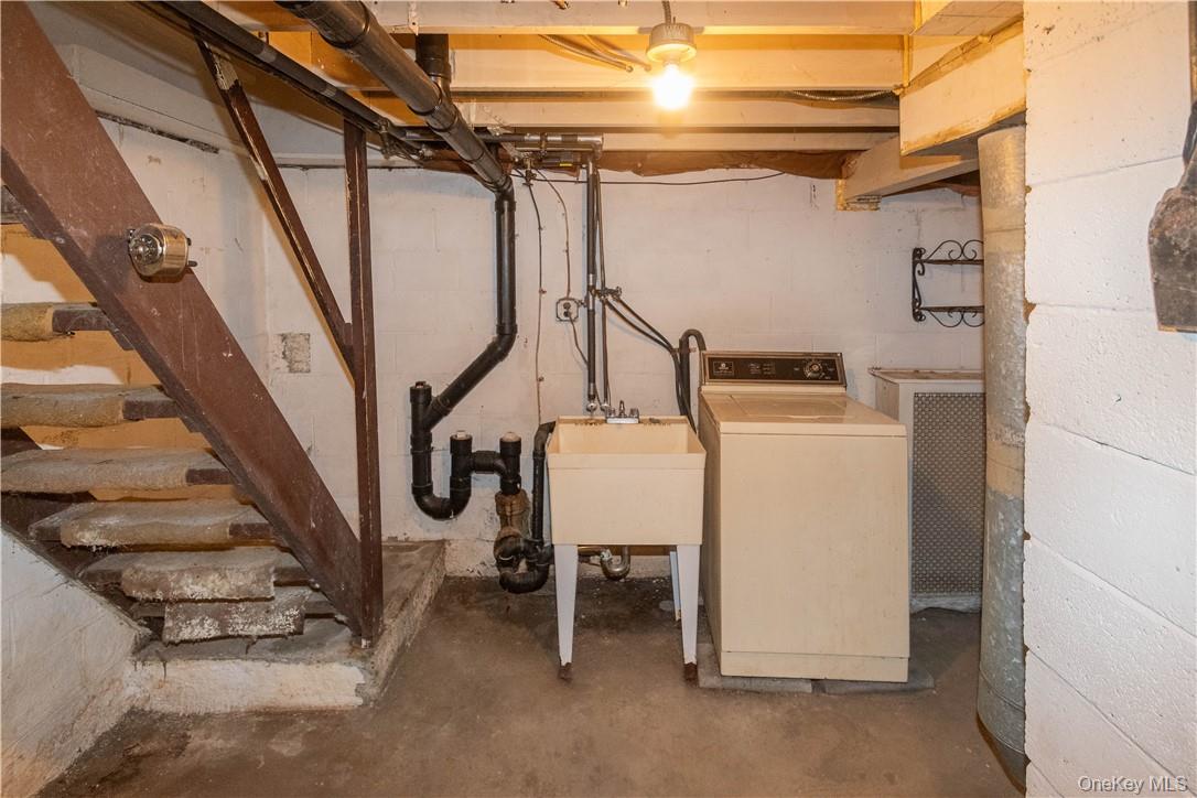 9 Oakland Avenue, Walden, NY 12586