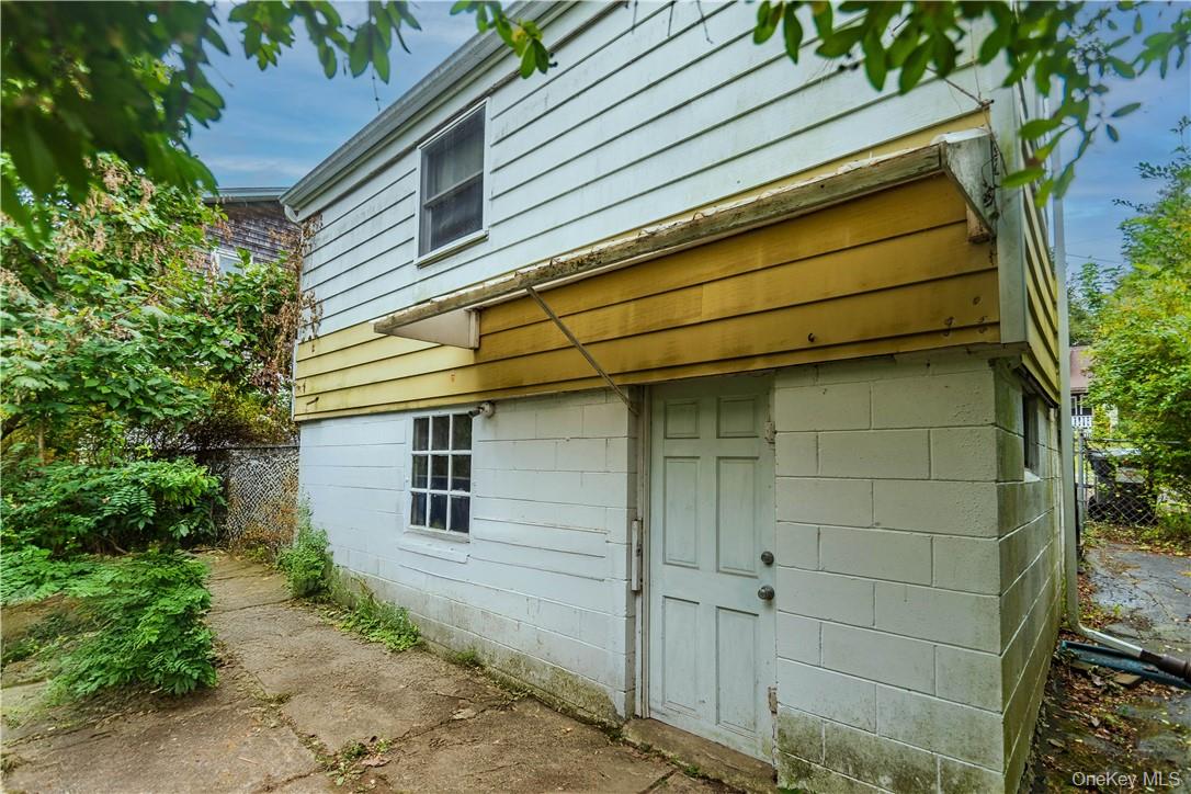 9 Oakland Avenue, Walden, NY 12586