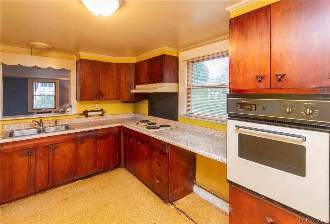 9 Oakland Avenue, Walden, NY 12586