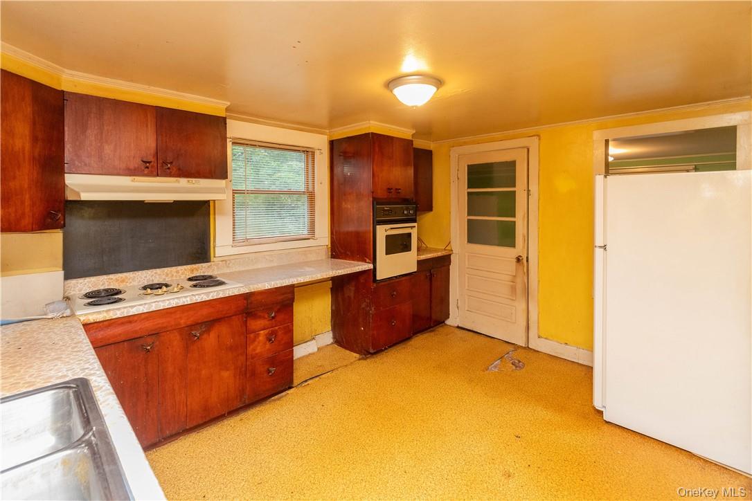 9 Oakland Avenue, Walden, NY 12586