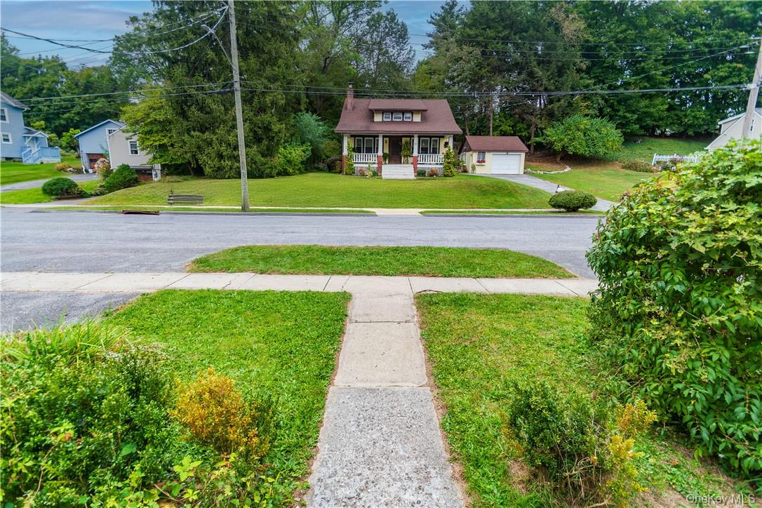 9 Oakland Avenue, Walden, NY 12586