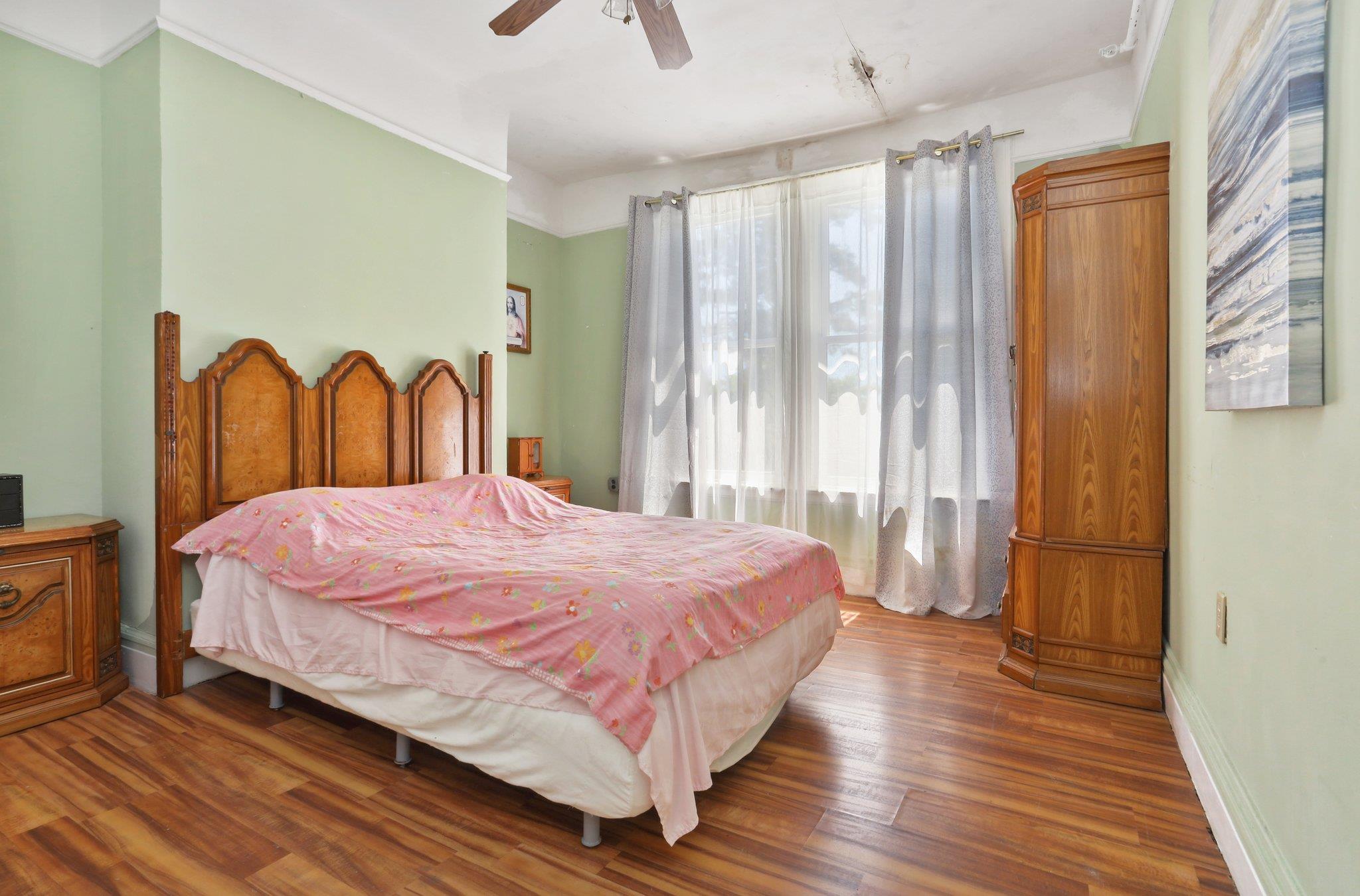 42 N Healy Avenue, Hartsdale, NY 10530