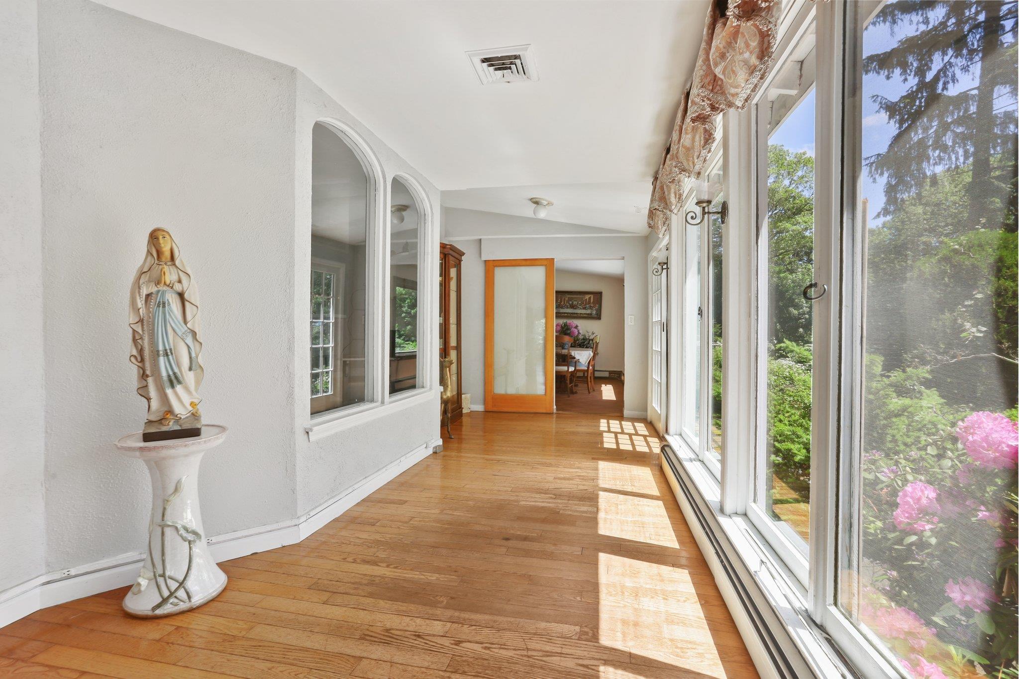 42 N Healy Avenue, Hartsdale, NY 10530