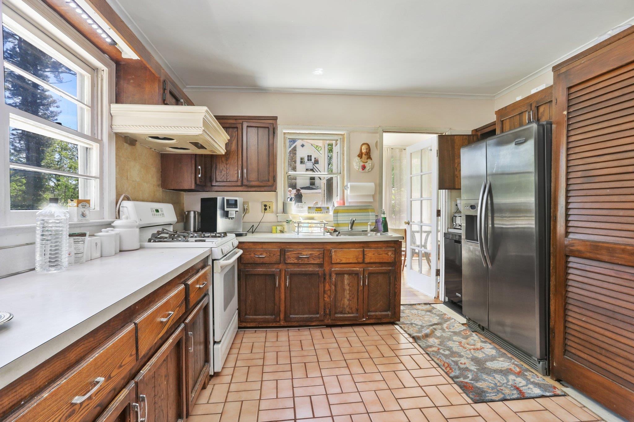 42 N Healy Avenue, Hartsdale, NY 10530