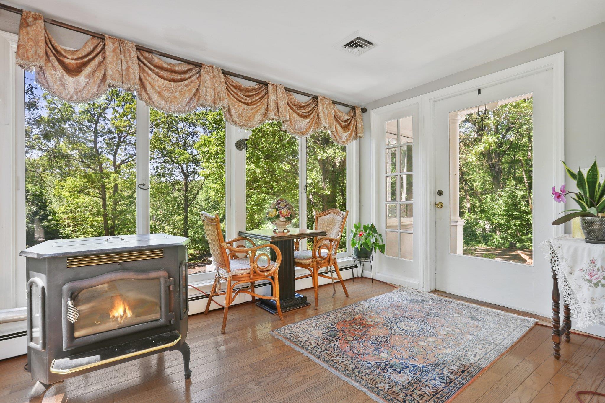 42 N Healy Avenue, Hartsdale, NY 10530