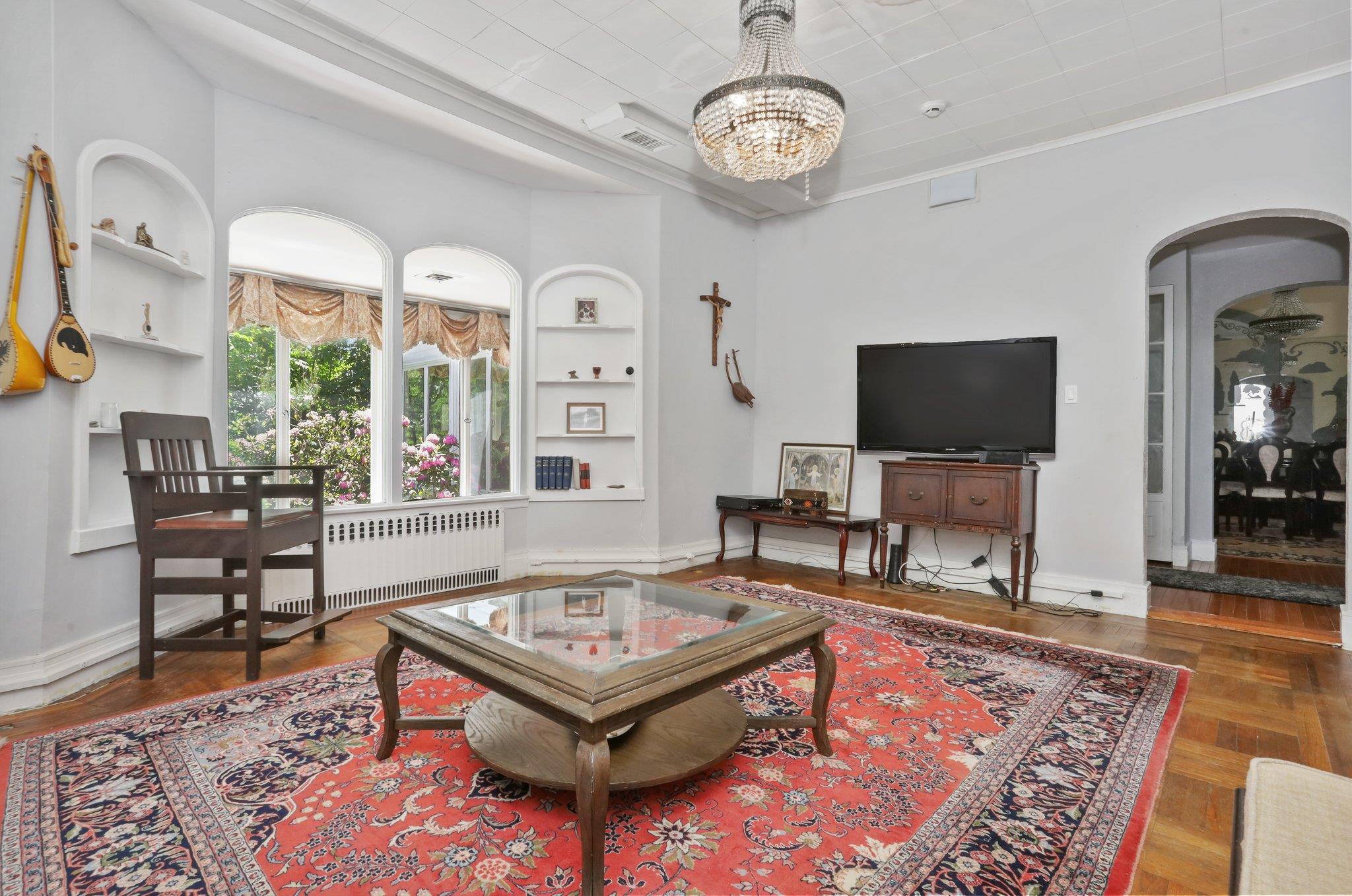 42 N Healy Avenue, Hartsdale, NY 10530