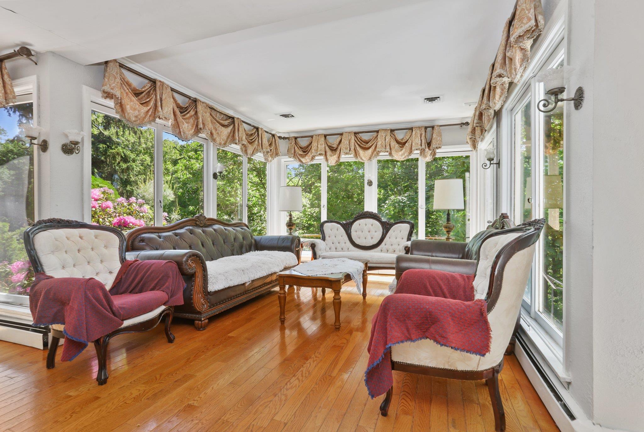 42 N Healy Avenue, Hartsdale, NY 10530