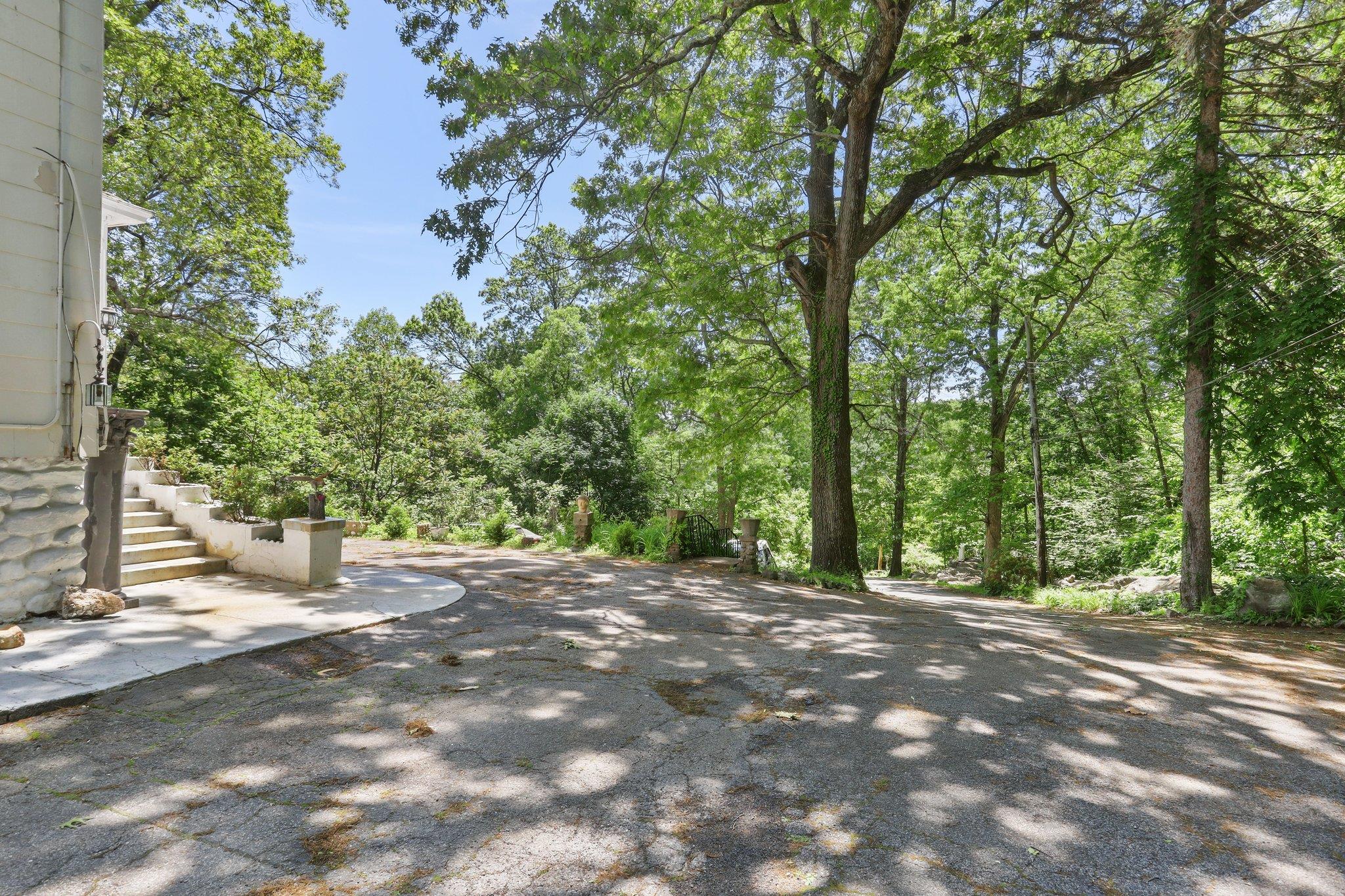 42 N Healy Avenue, Hartsdale, NY 10530