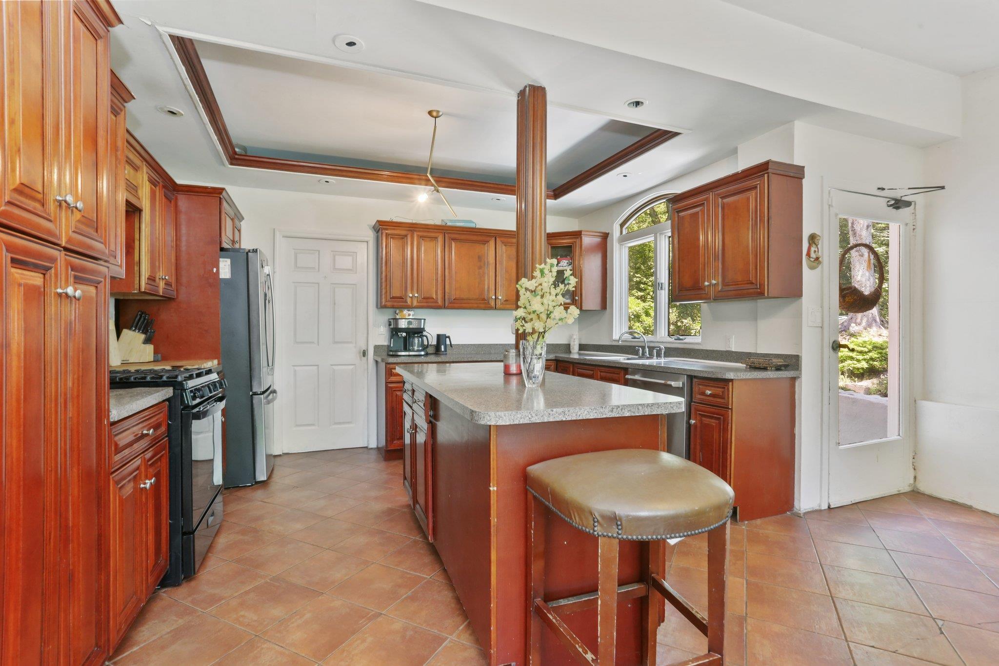 42 N Healy Avenue, Hartsdale, NY 10530