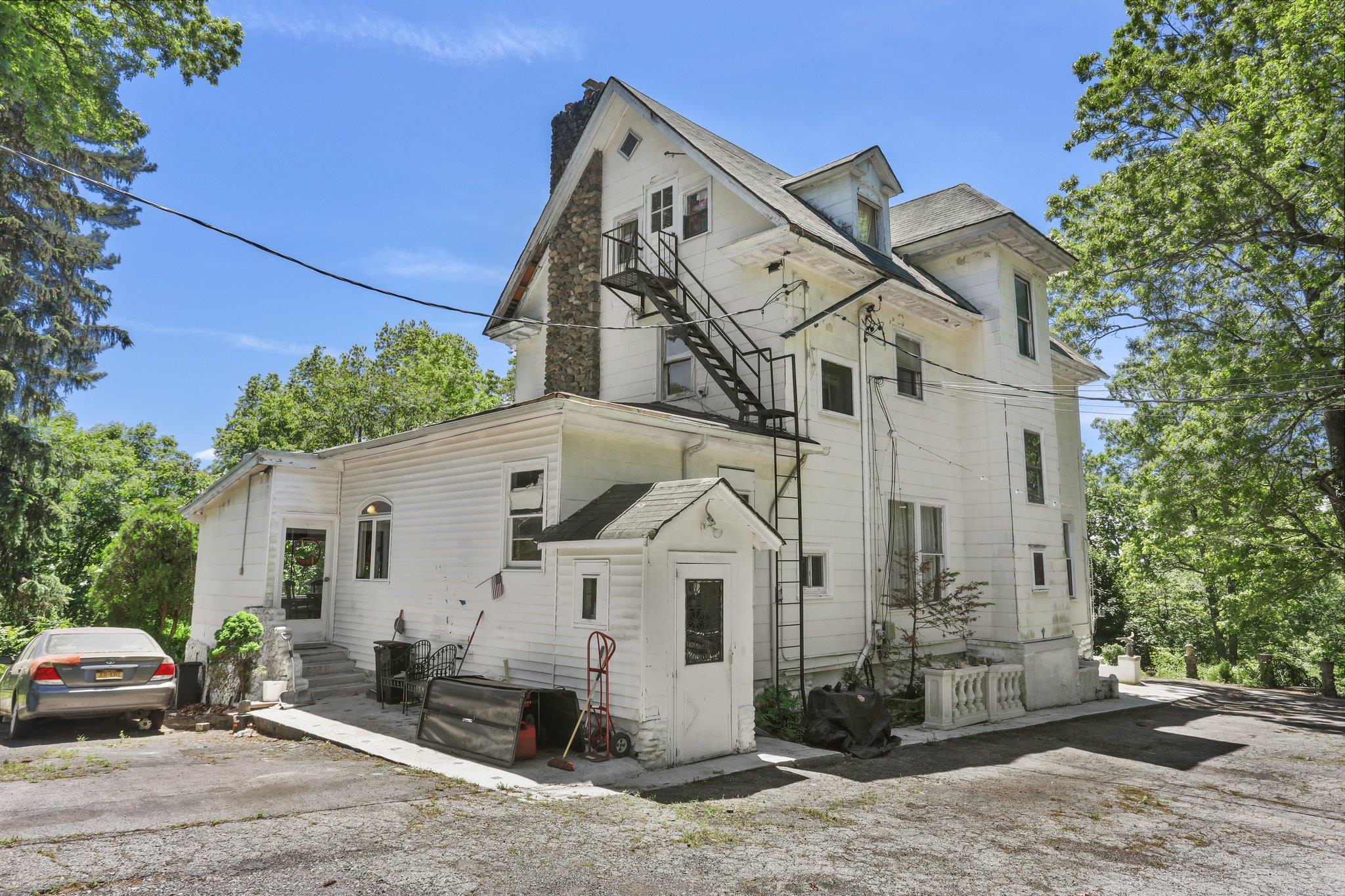 42 N Healy Avenue, Hartsdale, NY 10530