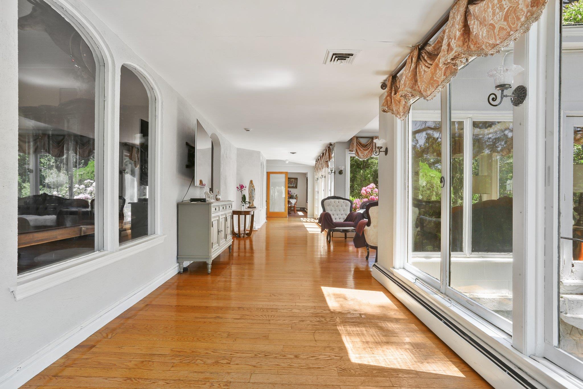 42 N Healy Avenue, Hartsdale, NY 10530